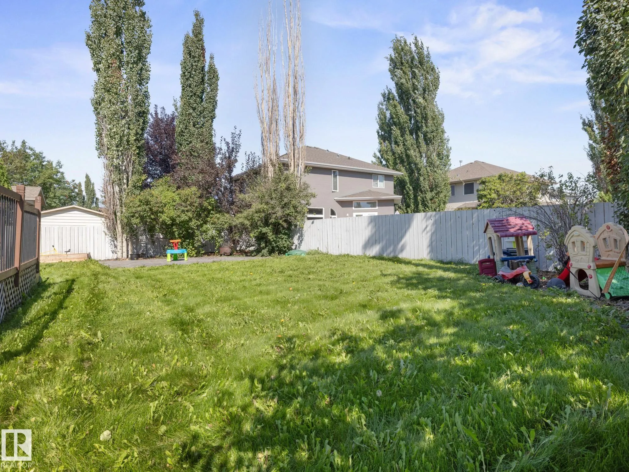 4 ROCHELLE Court