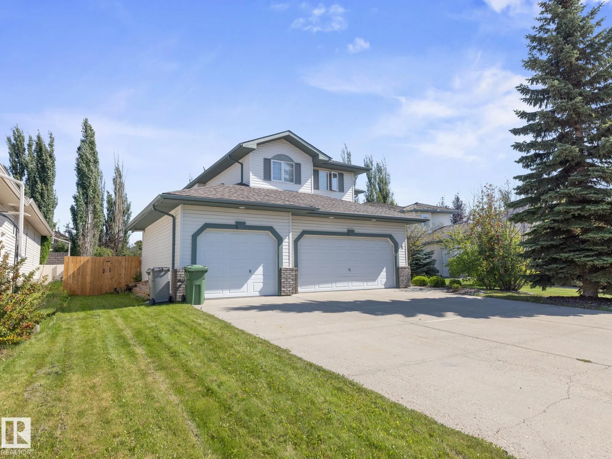 4 ROCHELLE Court