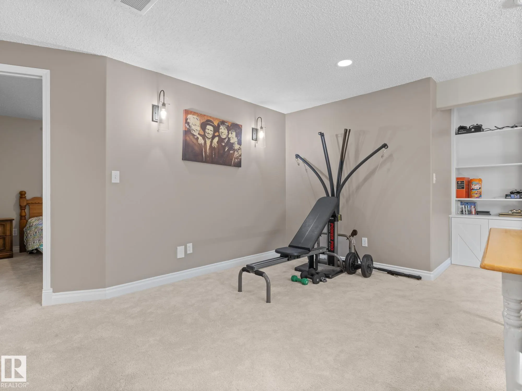 4 ROCHELLE Court