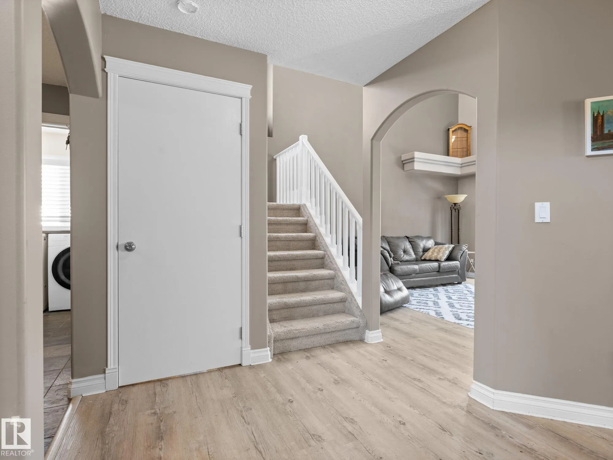 4 ROCHELLE Court