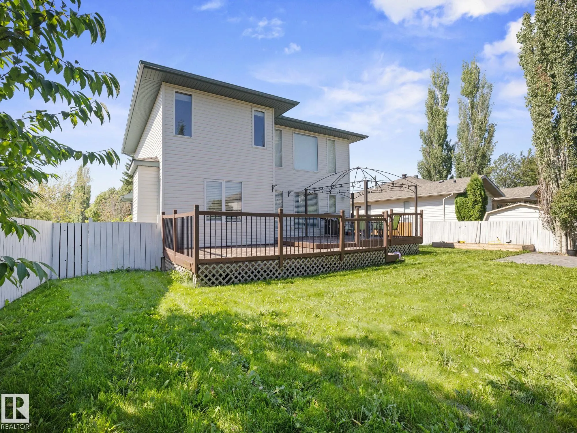 4 ROCHELLE Court