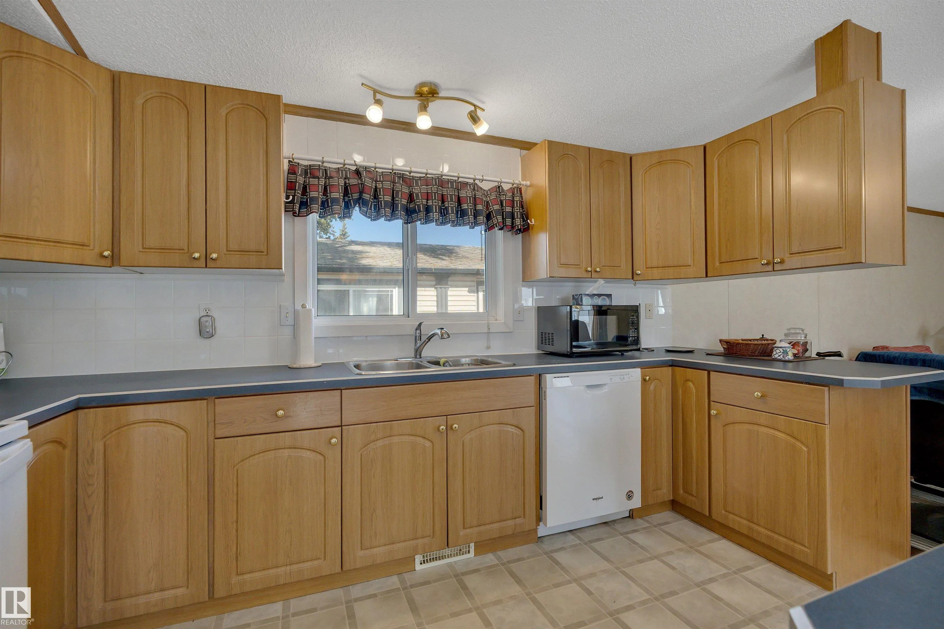 17 Willow Park Estates