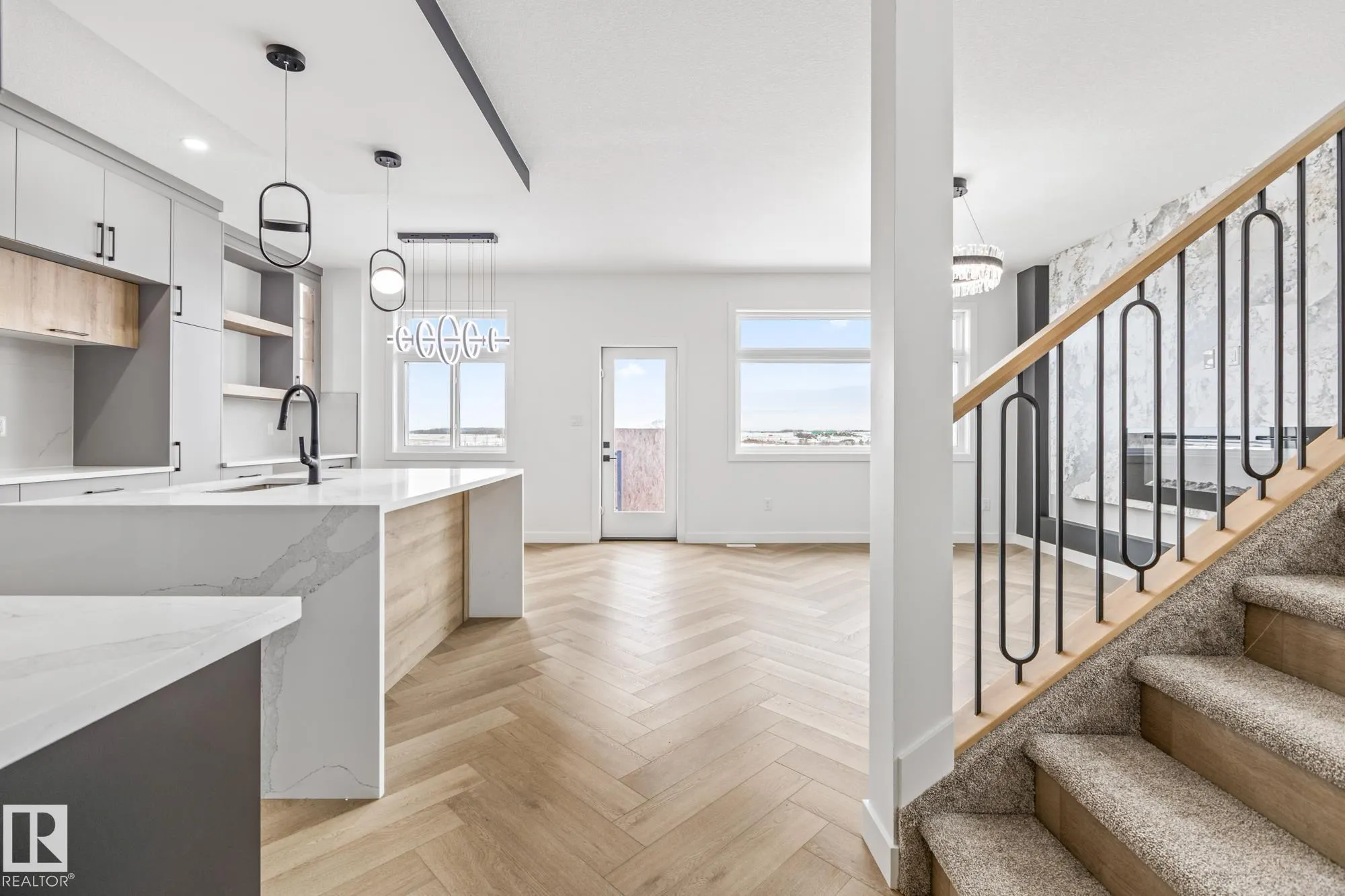 416 PINE Point(e)