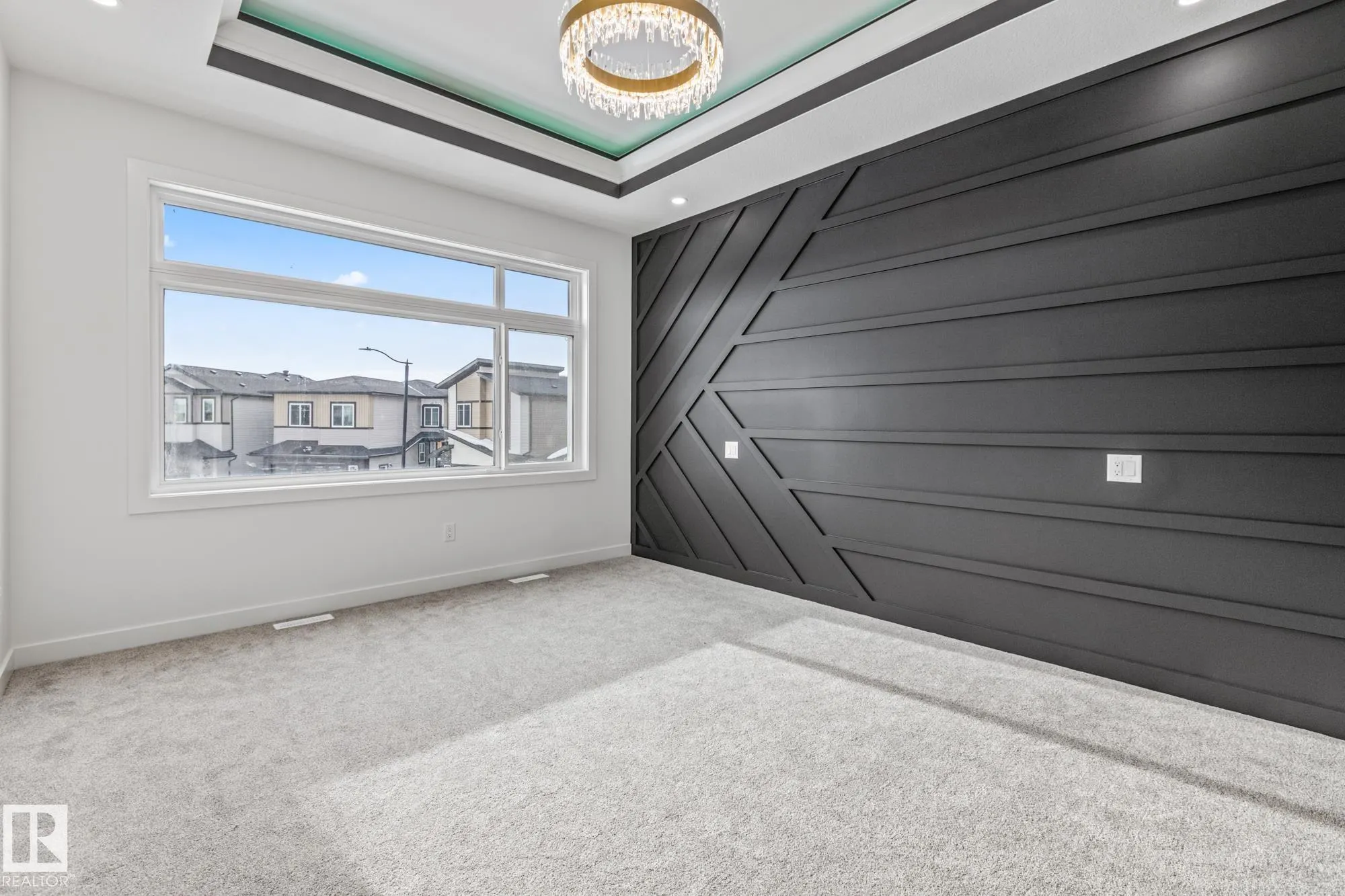 416 PINE Point(e)