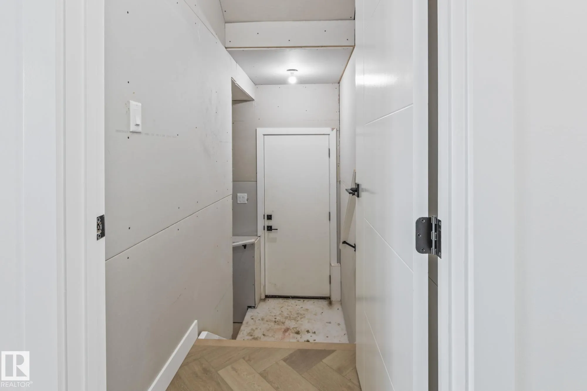 416 PINE Point(e)