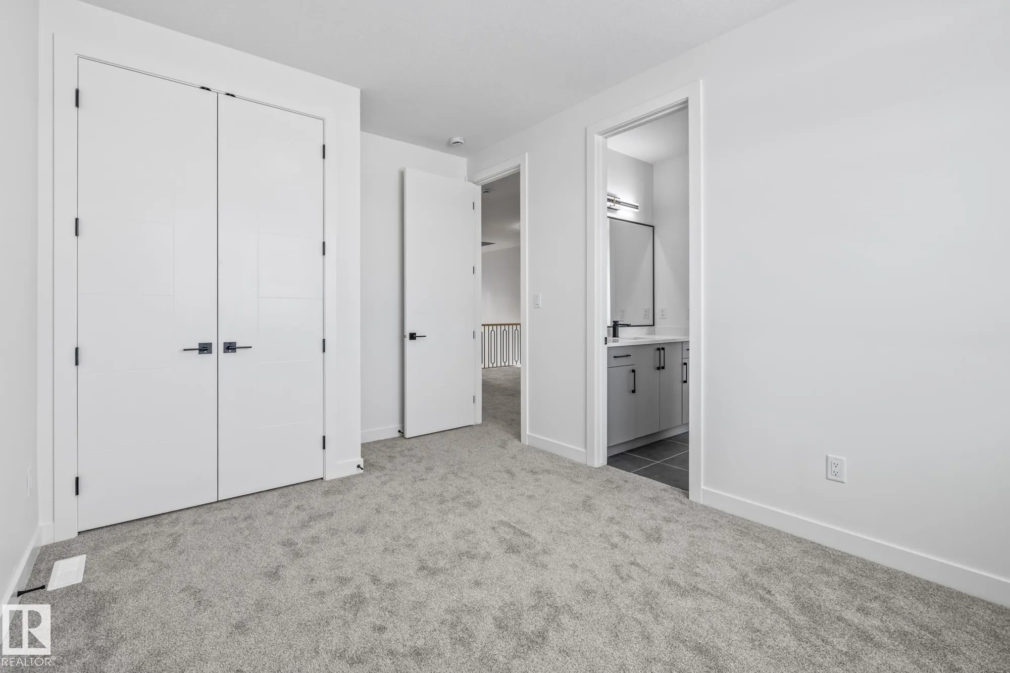 416 PINE Point(e)