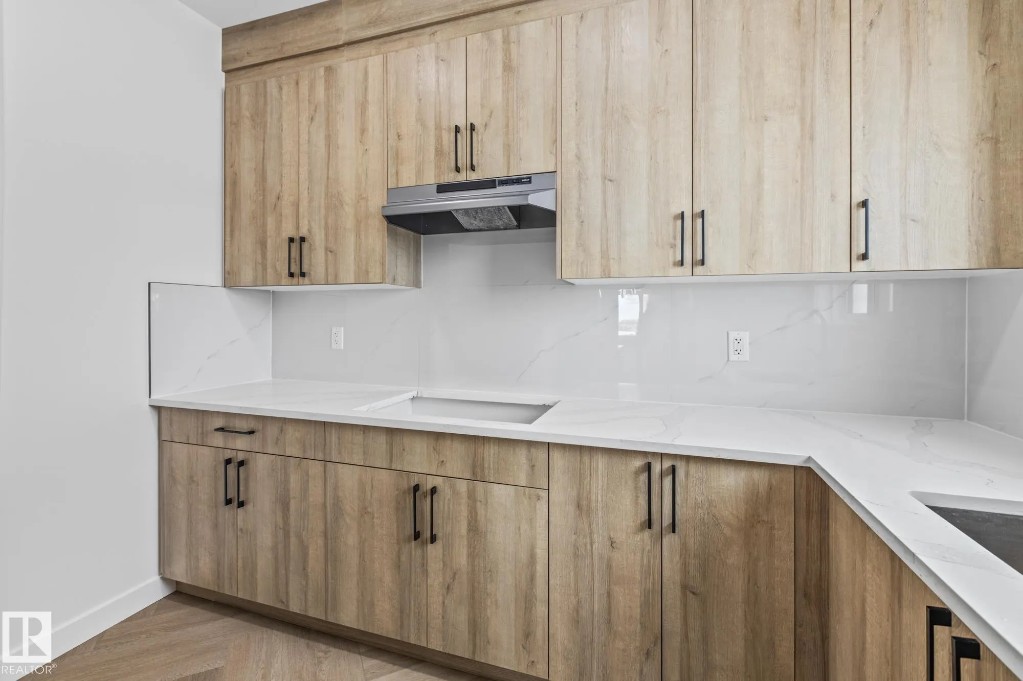 416 PINE Point(e)