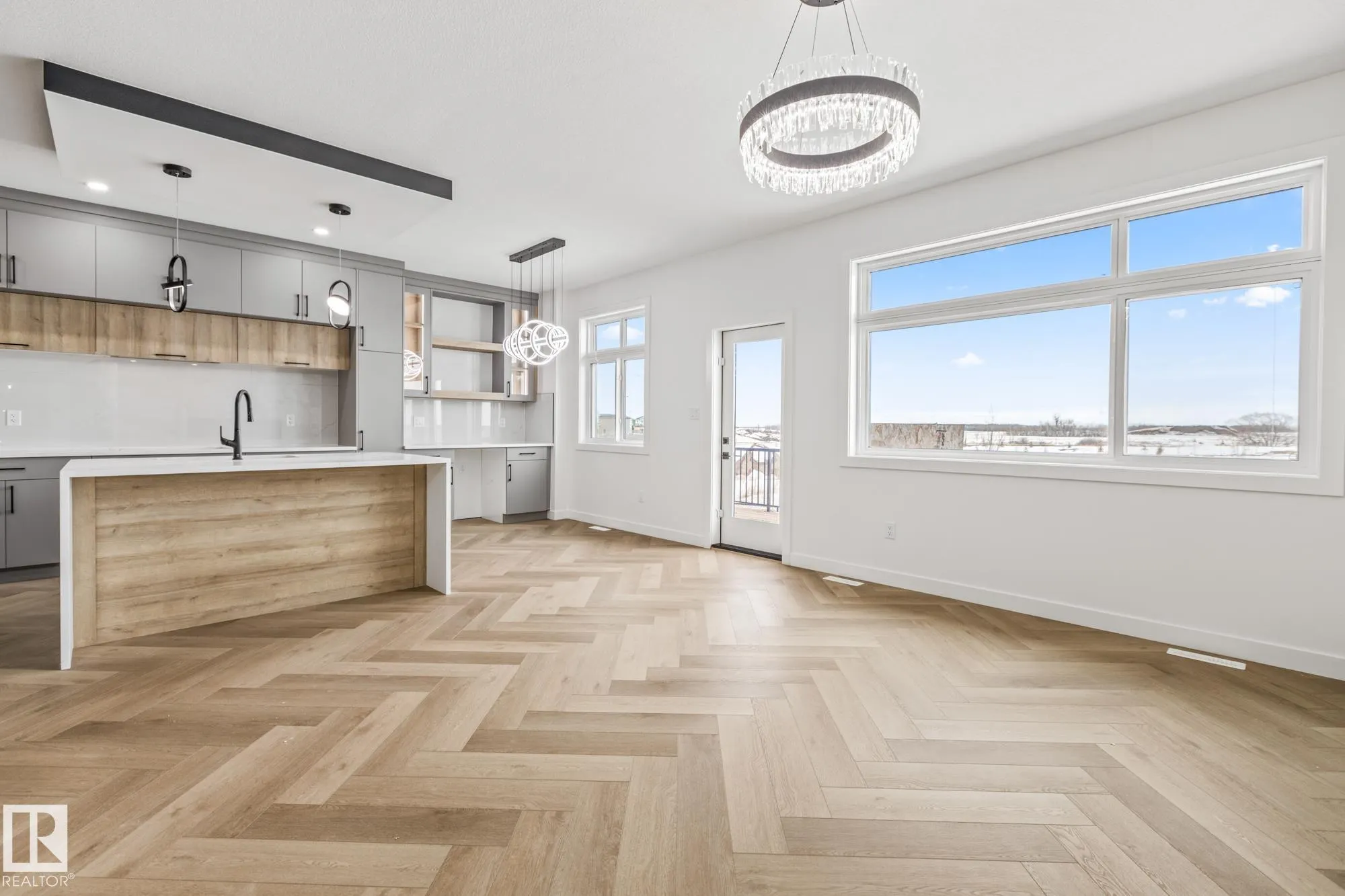 416 PINE Point(e)