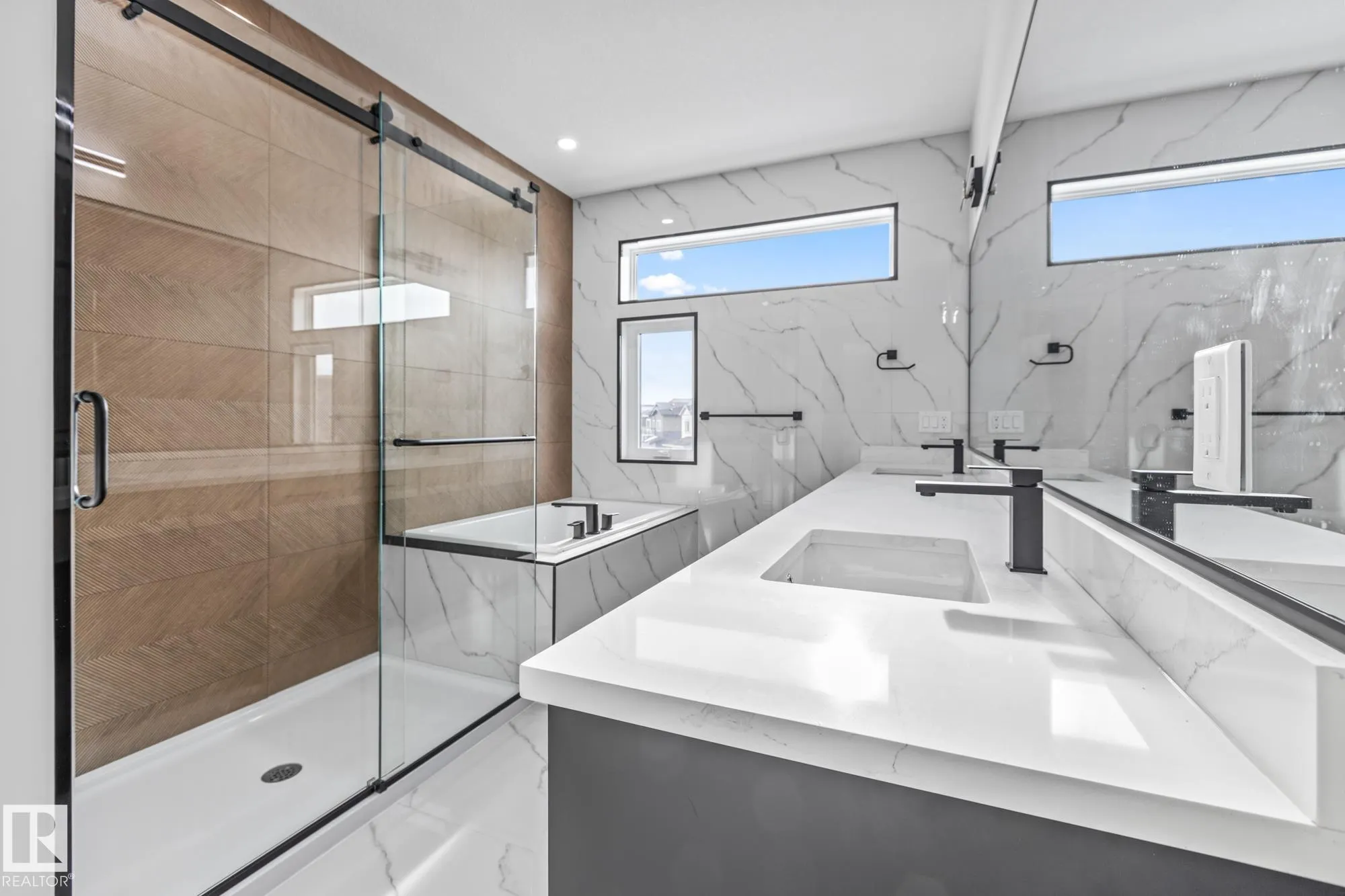 416 PINE Point(e)