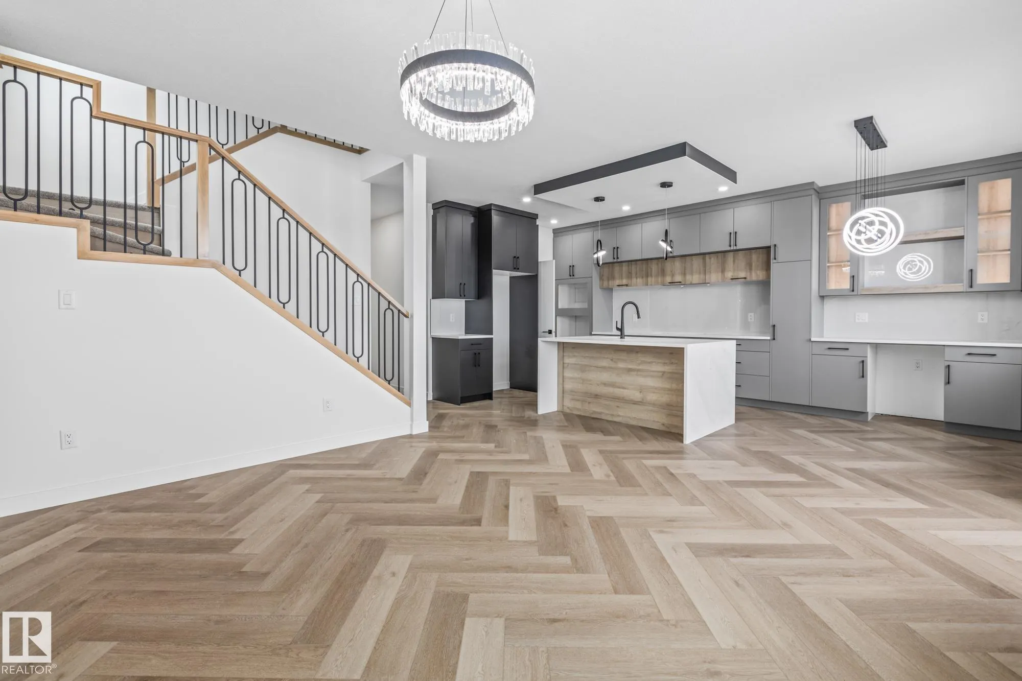 416 PINE Point(e)