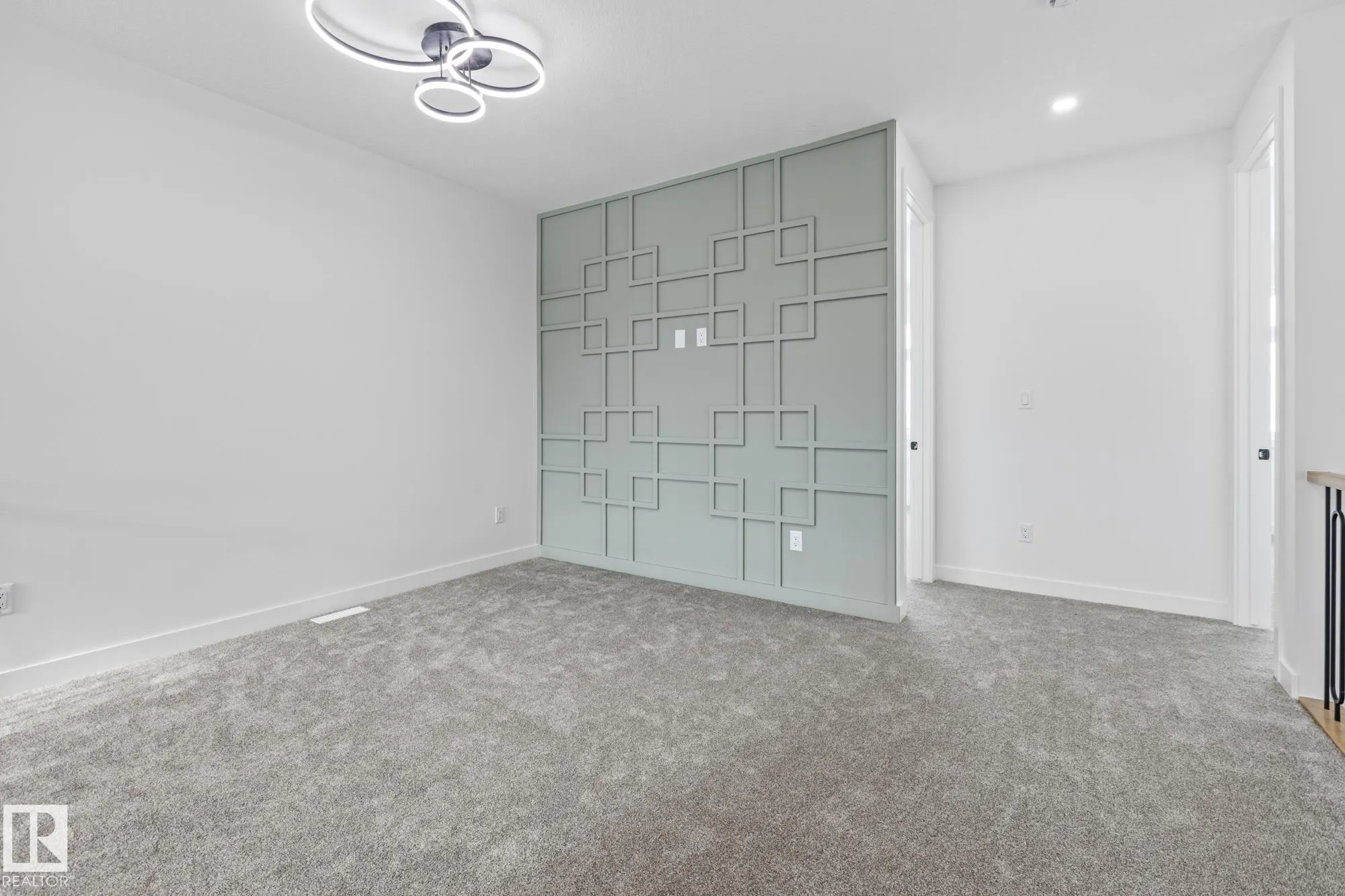416 PINE Point(e)