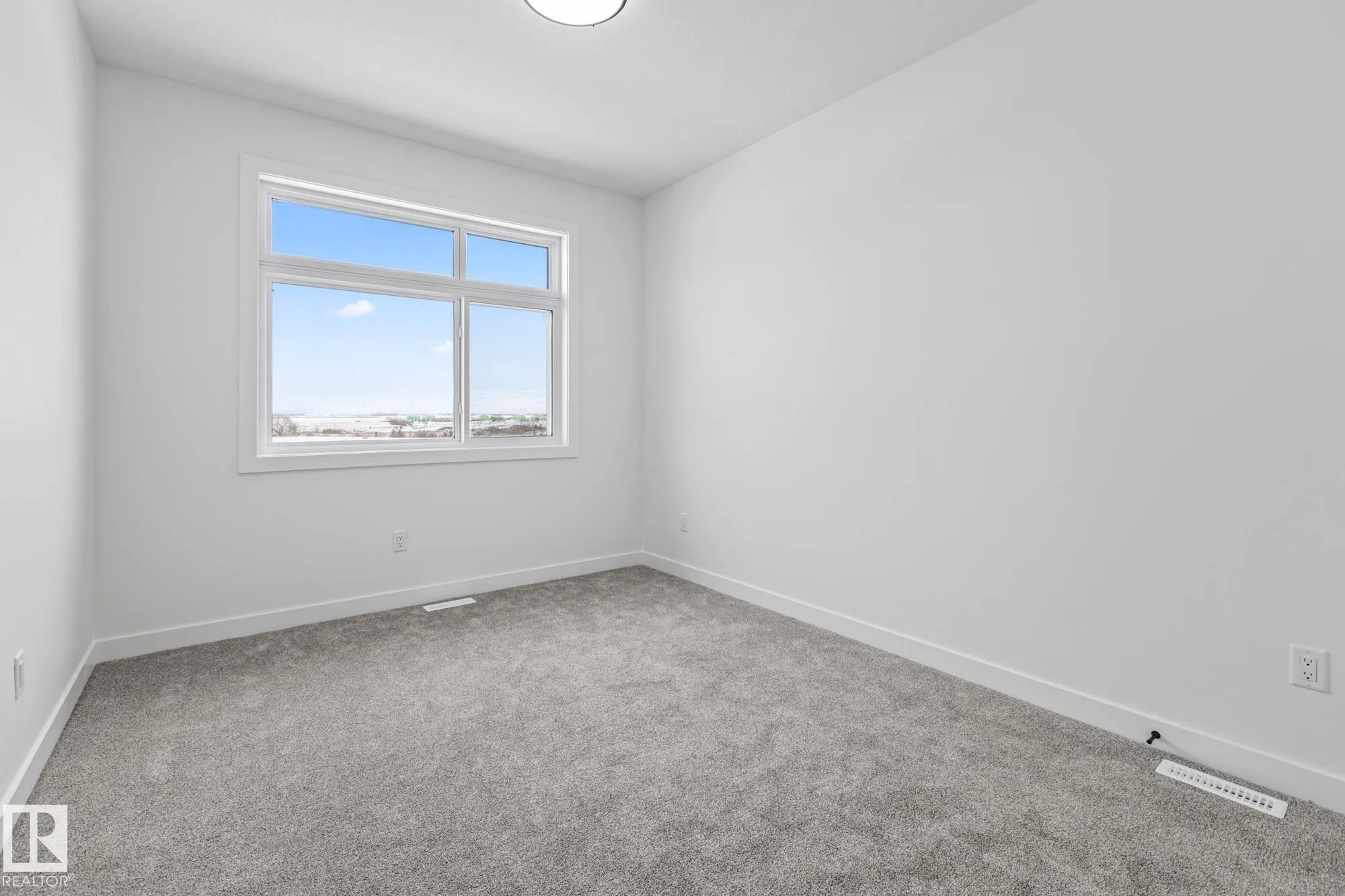 416 PINE Point(e)