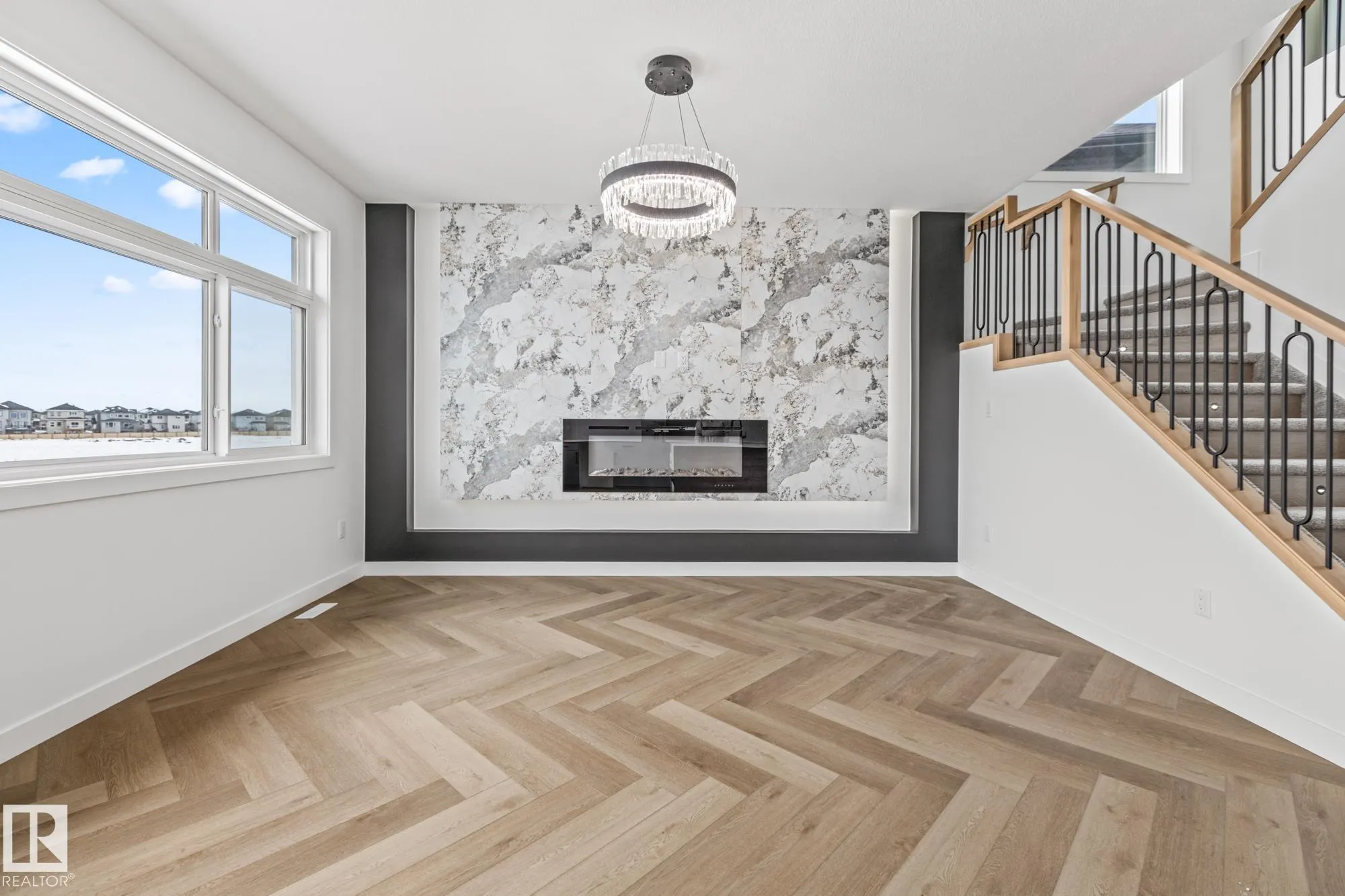 416 PINE Point(e)