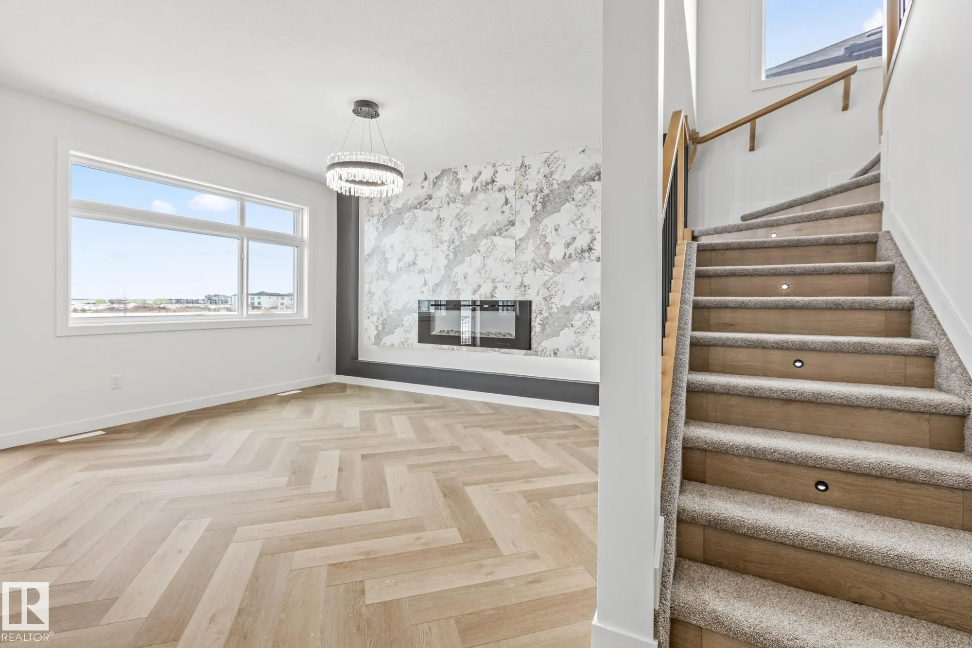 416 PINE Point(e)