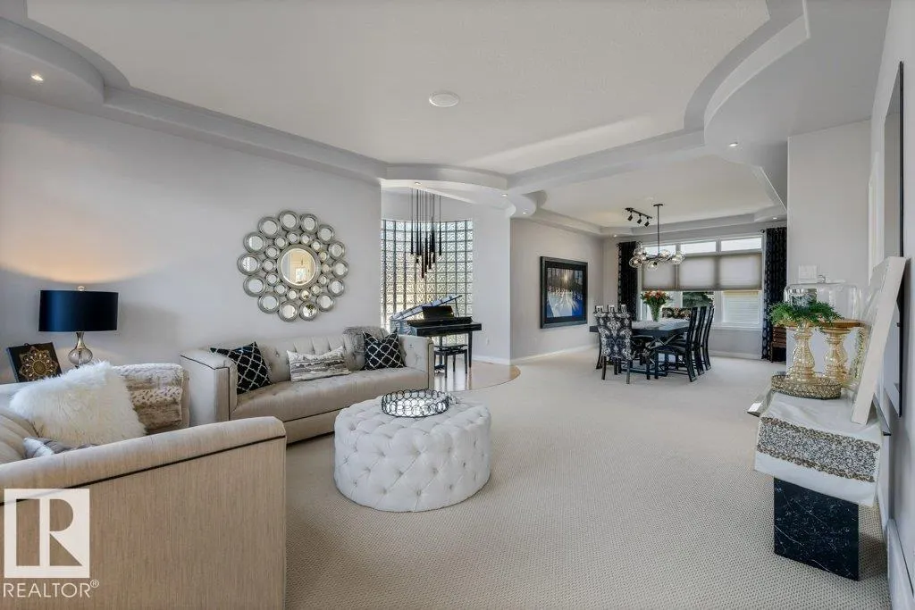 46 KINGSBURY Crescent