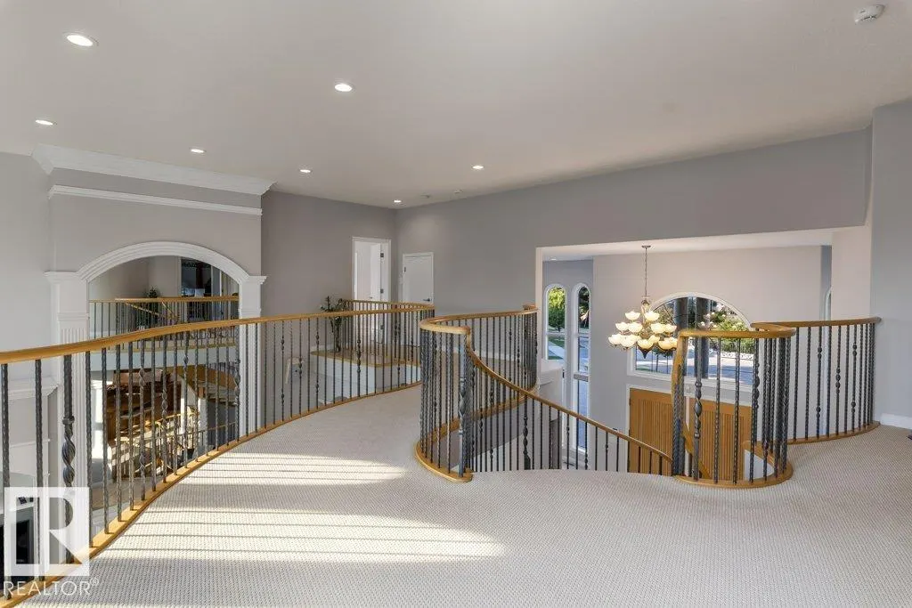 46 KINGSBURY Crescent