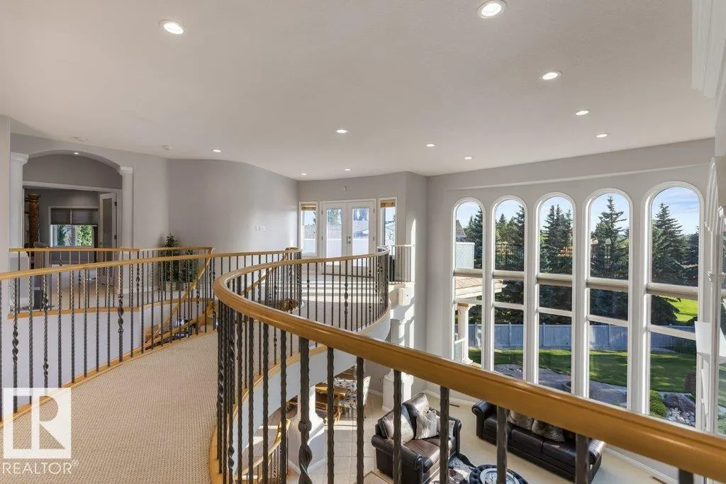 46 KINGSBURY Crescent