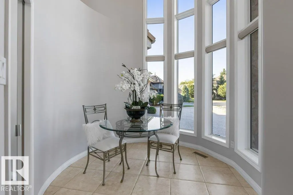 46 KINGSBURY Crescent