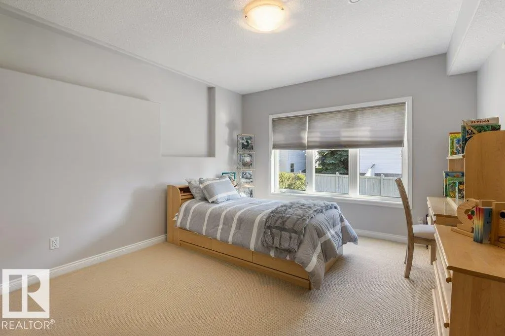 46 KINGSBURY Crescent