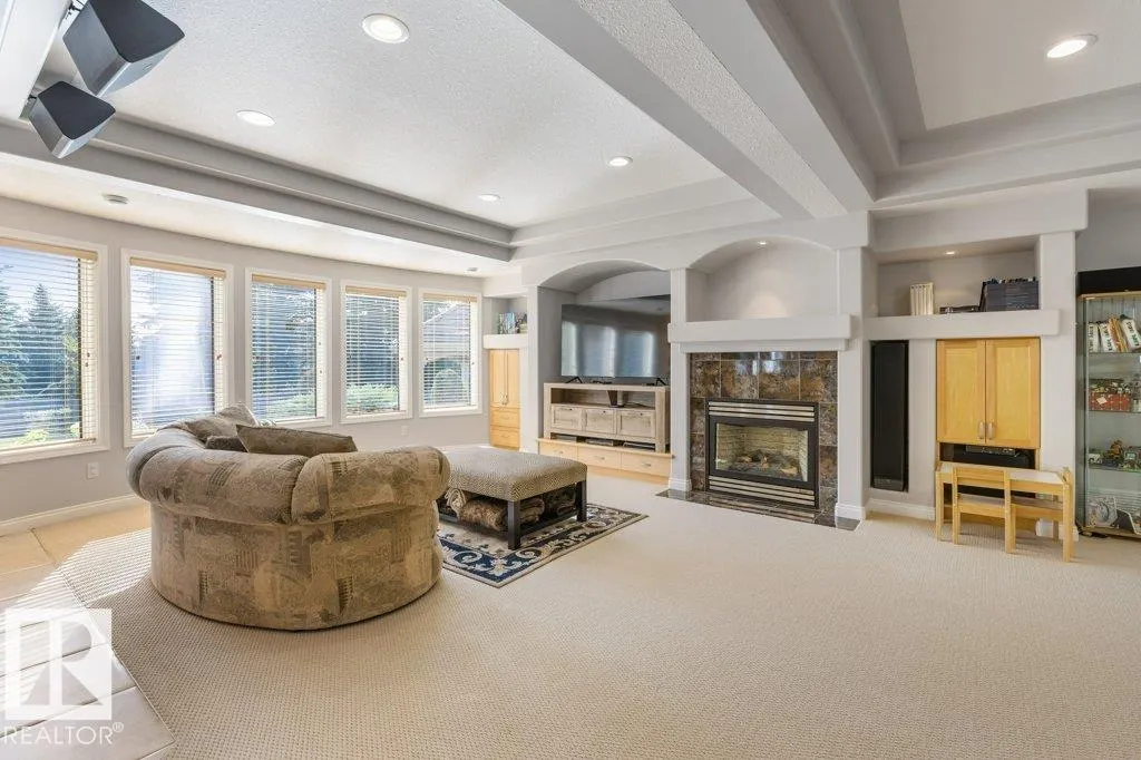 46 KINGSBURY Crescent