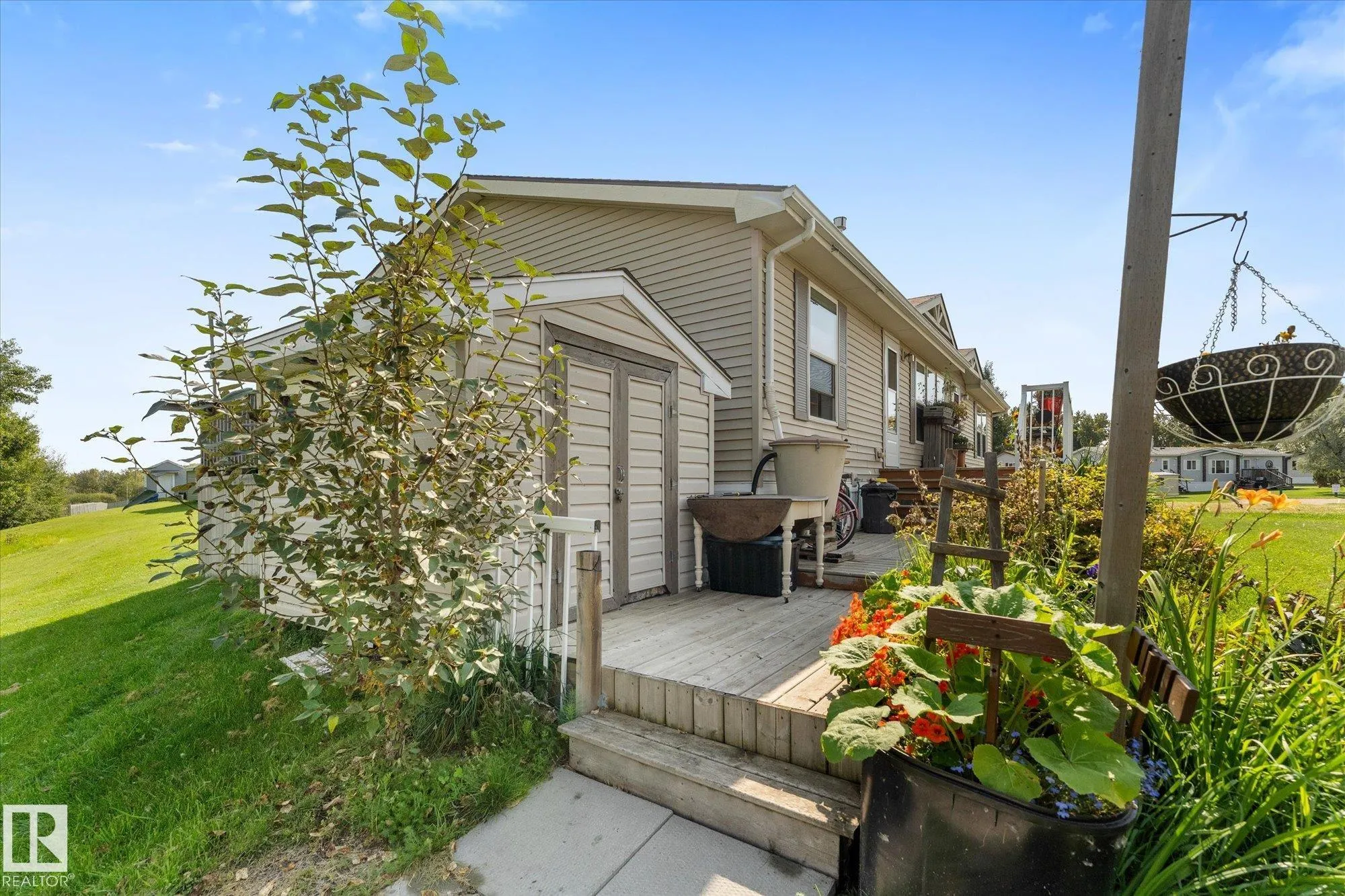 1242 53222 Range Road 272