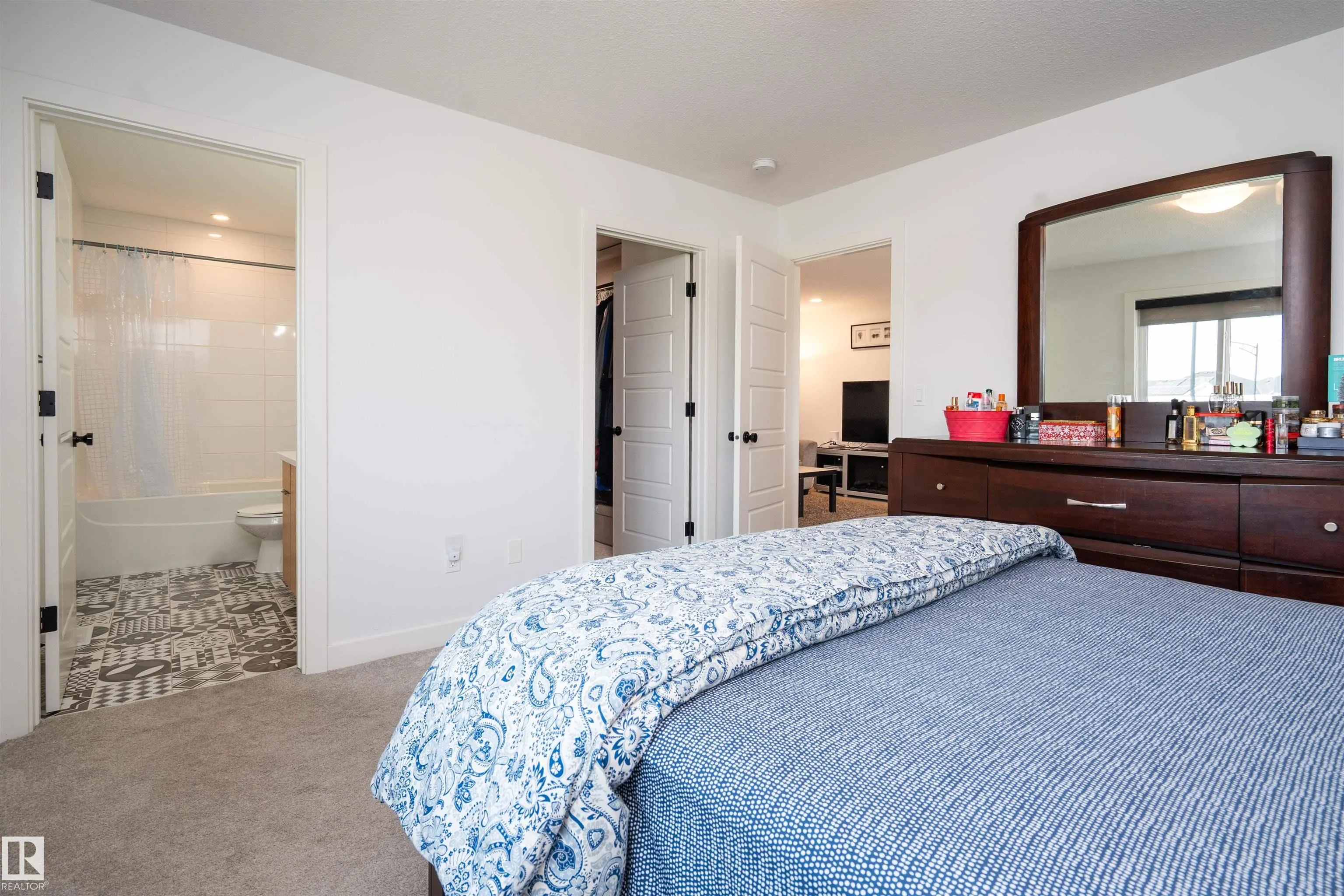 9104 PEAR Drive