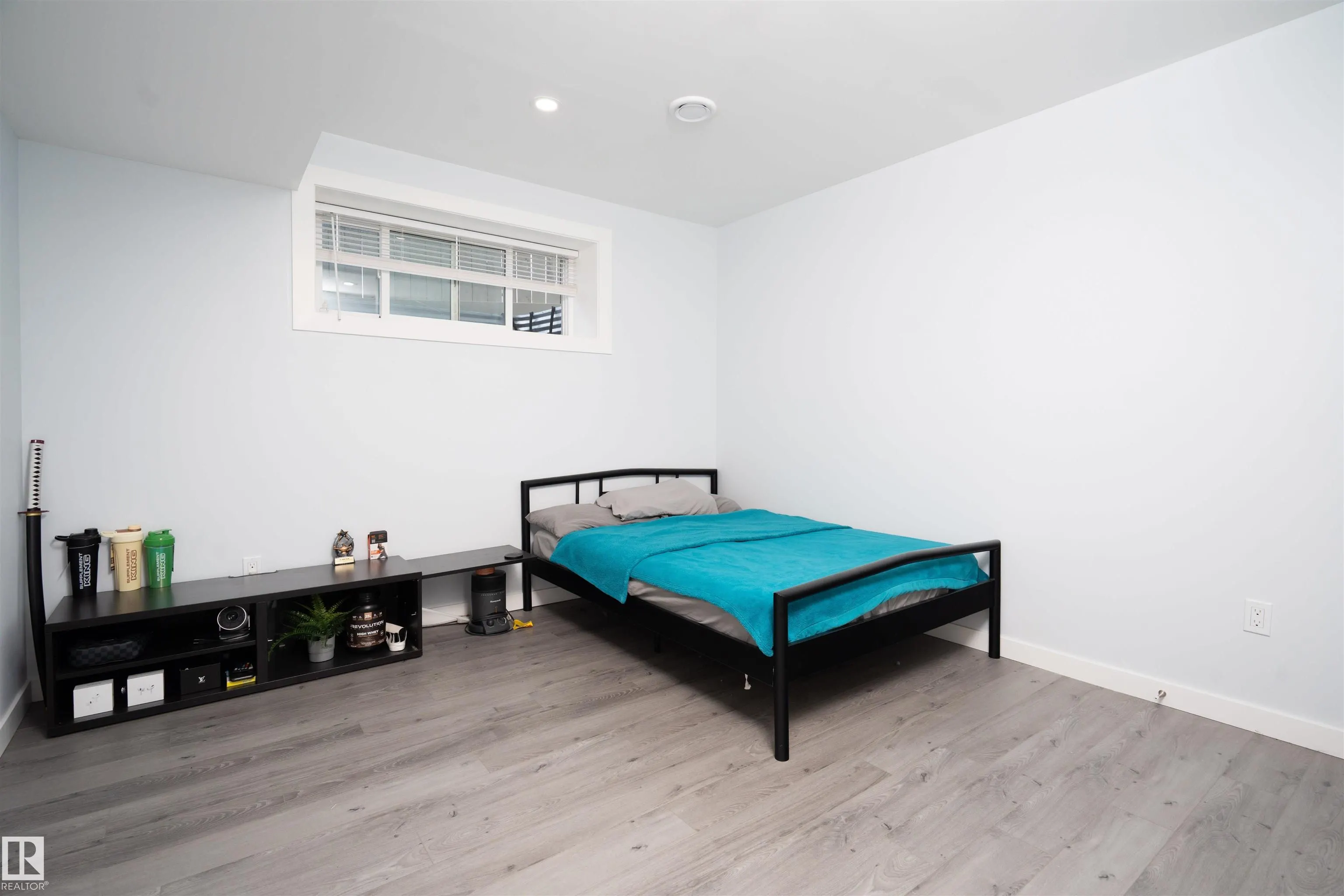 9104 PEAR Drive