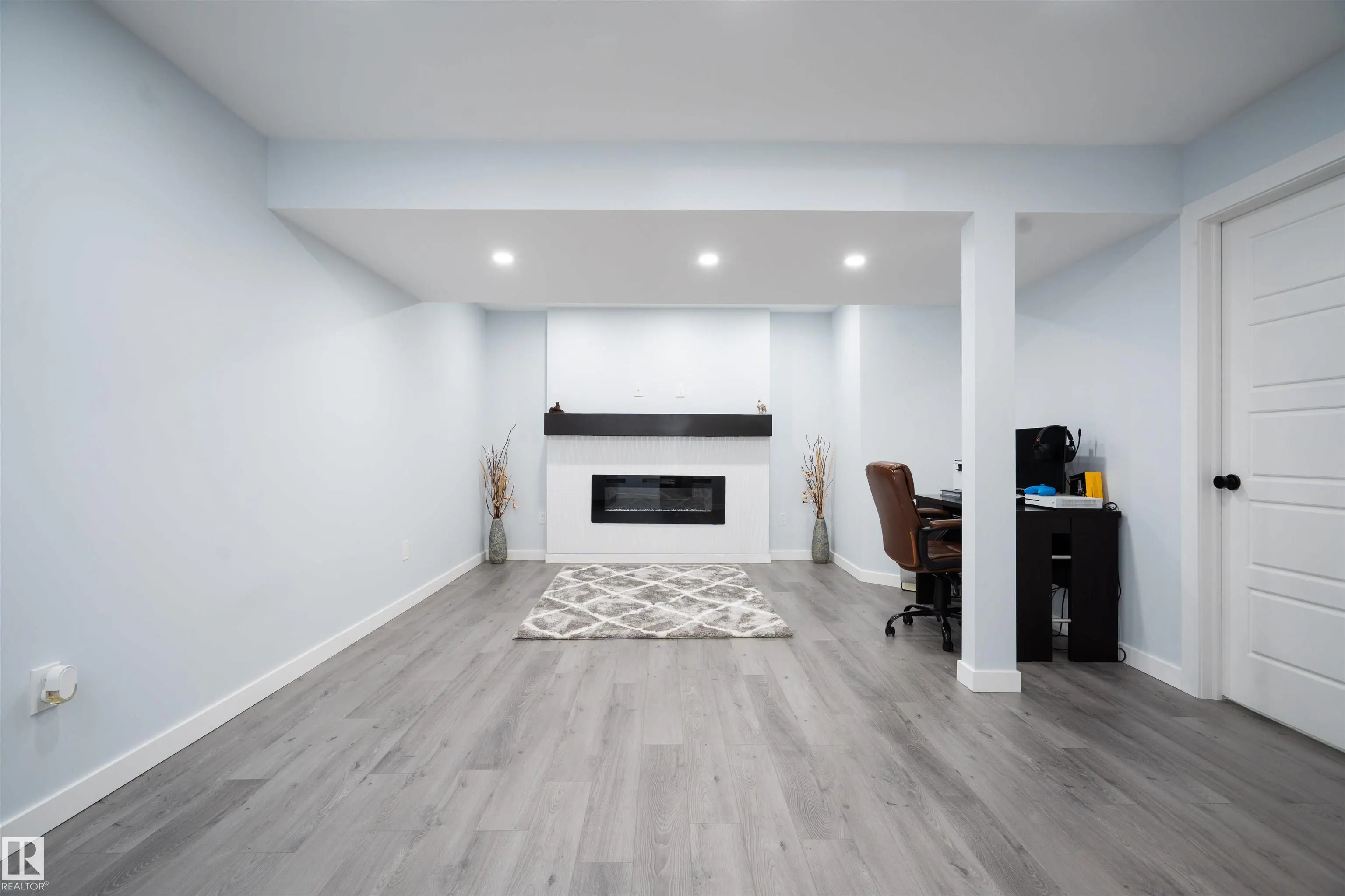 9104 PEAR Drive