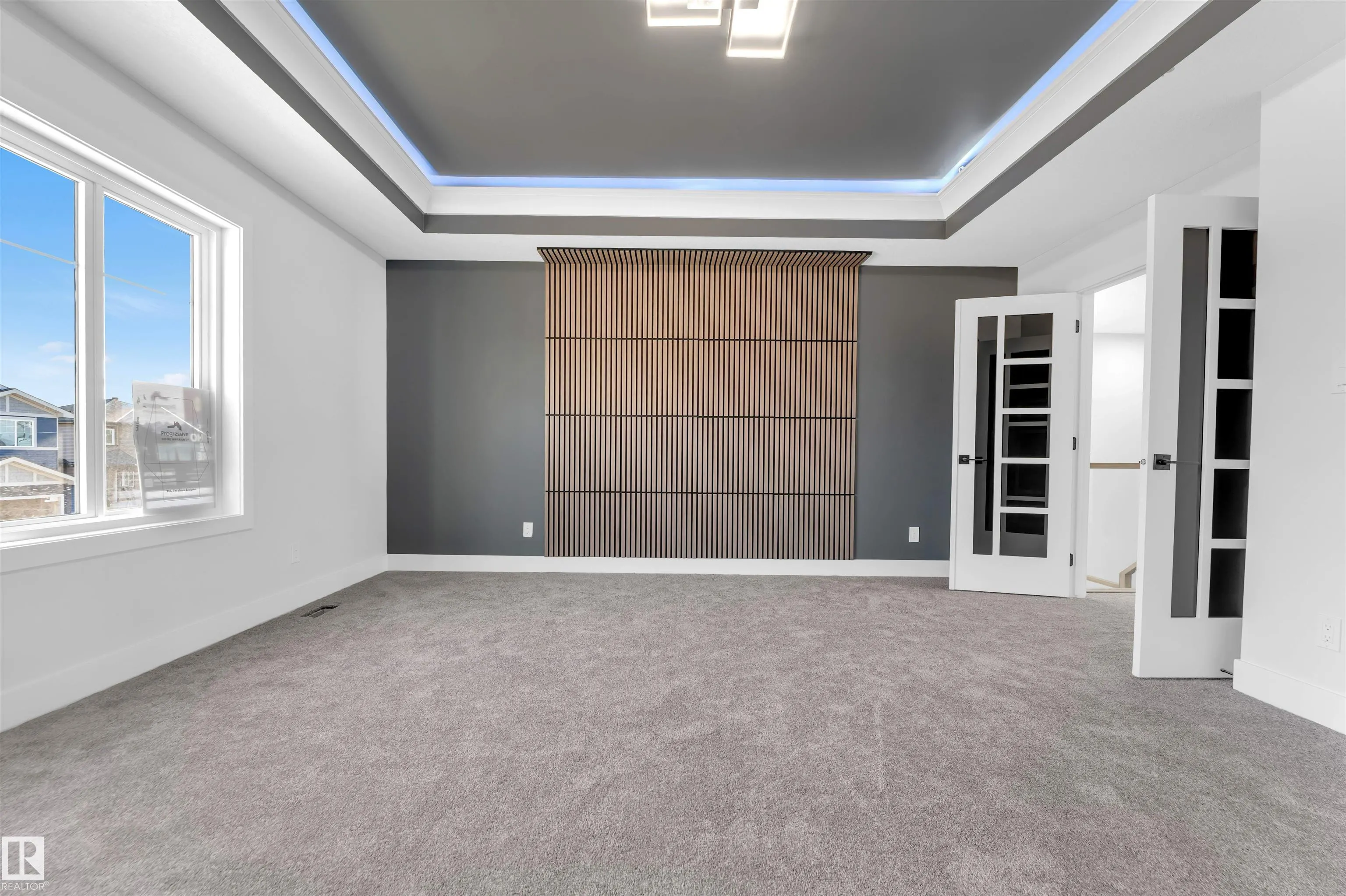 105 ELDRIDGE Point(e)