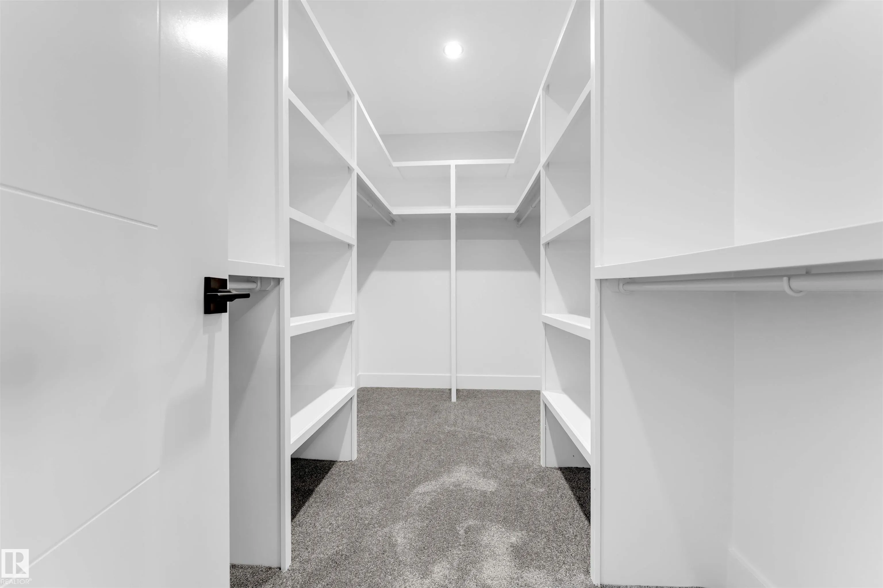 105 ELDRIDGE Point(e)