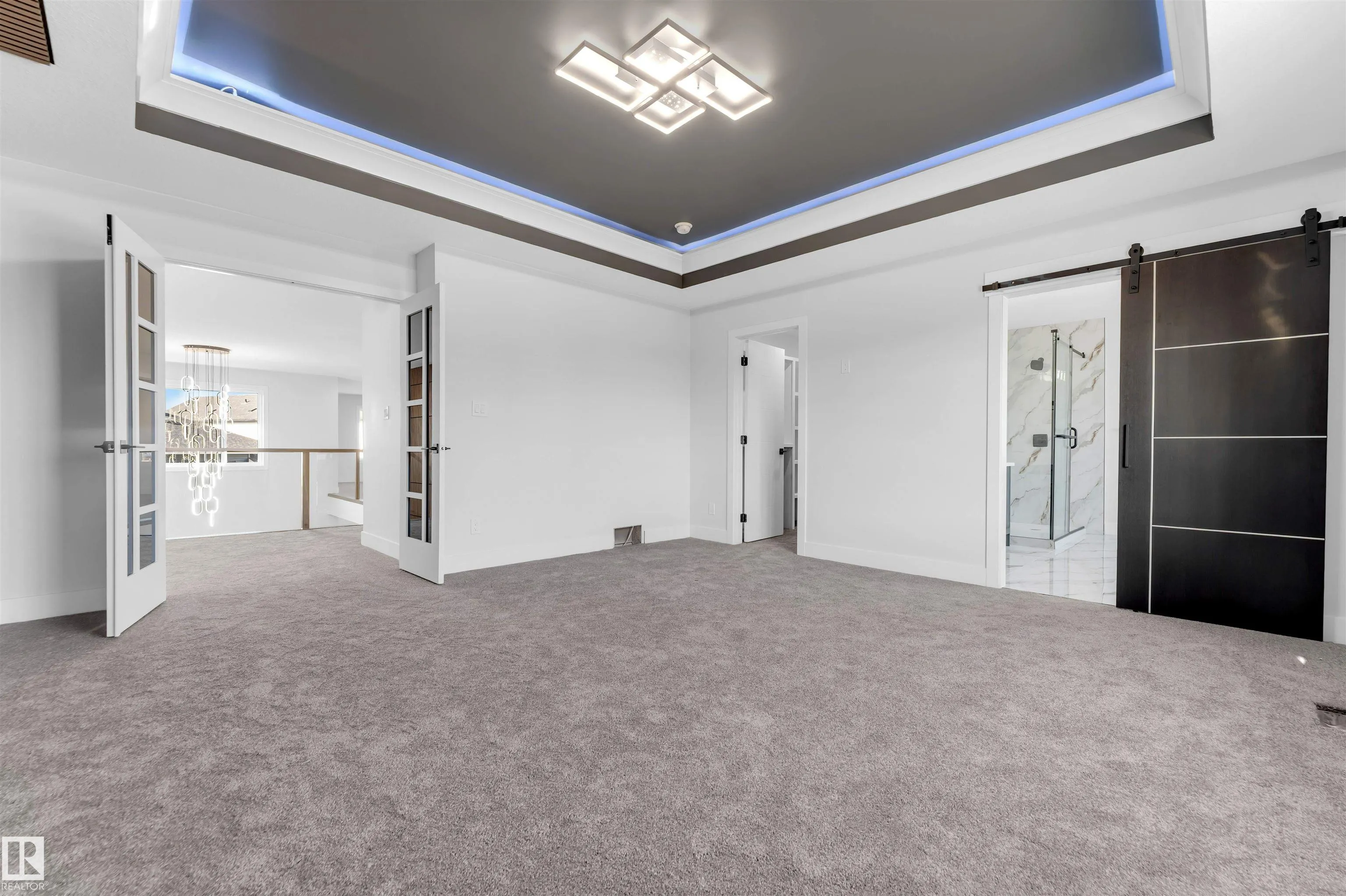 105 ELDRIDGE Point(e)