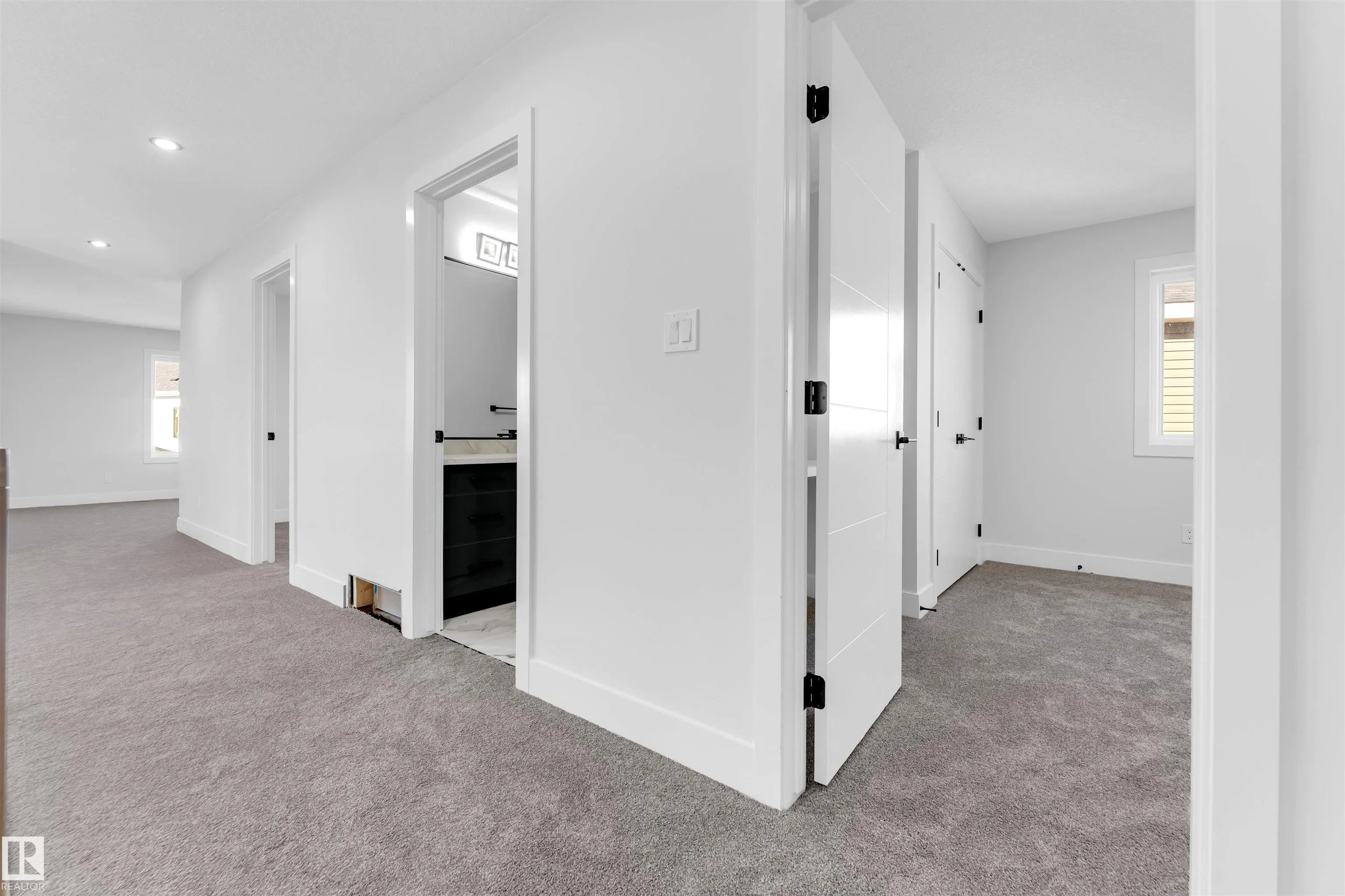 105 ELDRIDGE Point(e)