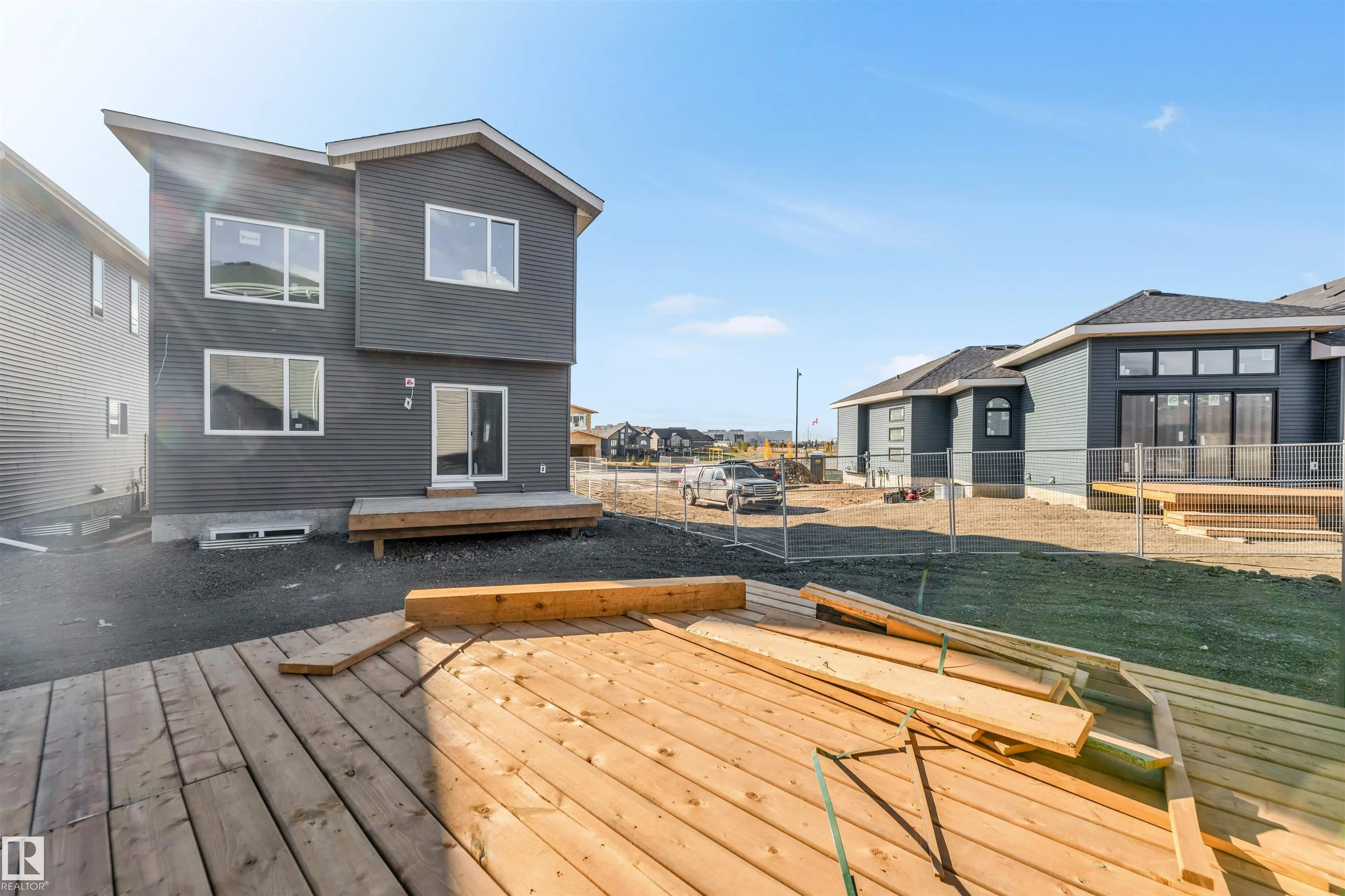 105 ELDRIDGE Point(e)