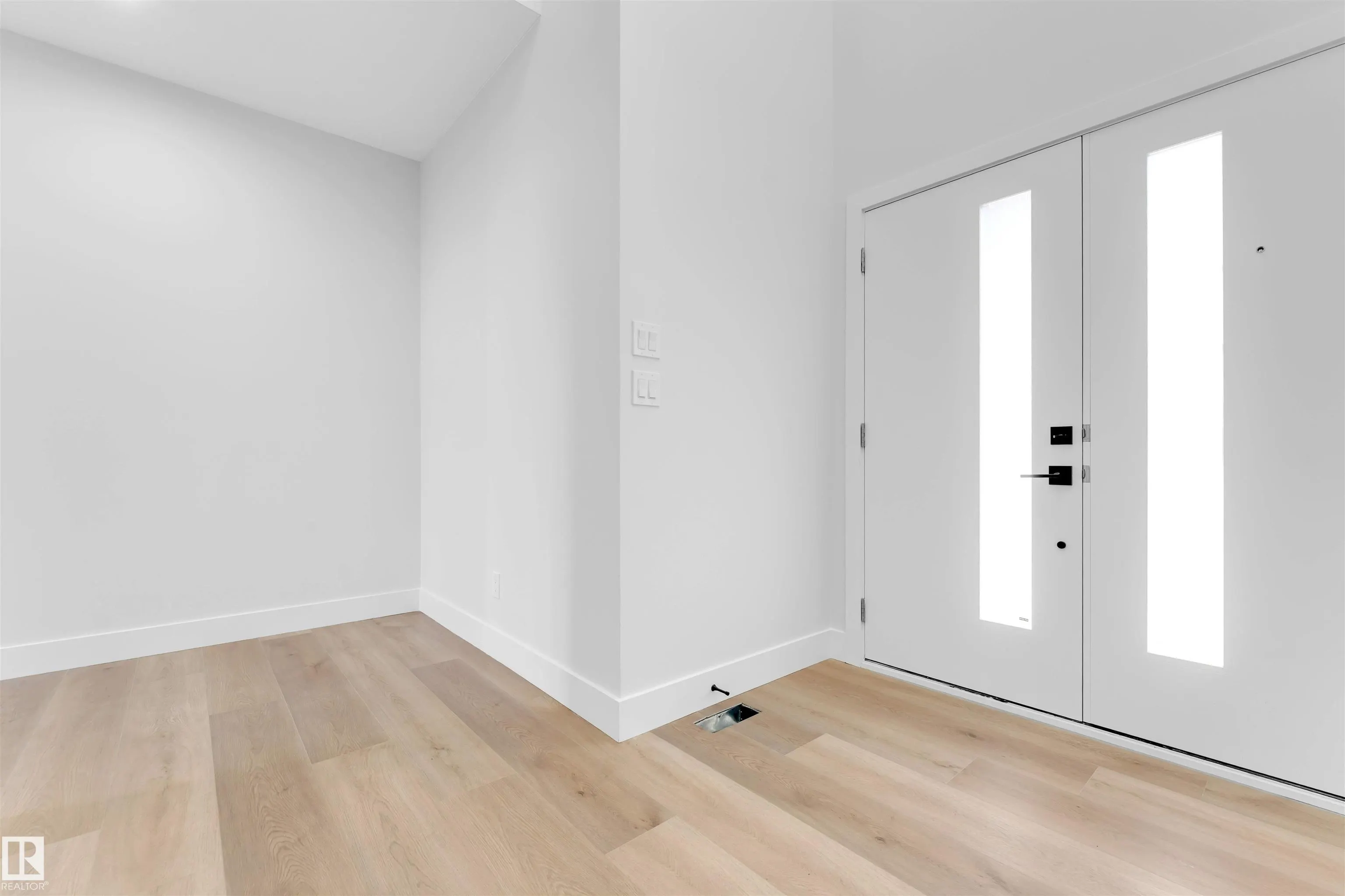 105 ELDRIDGE Point(e)