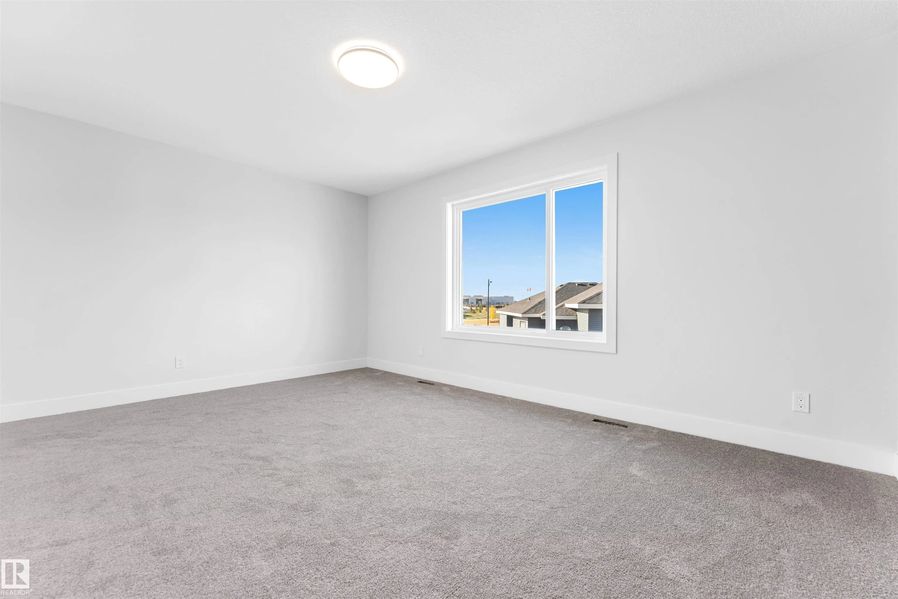 105 ELDRIDGE Point(e)