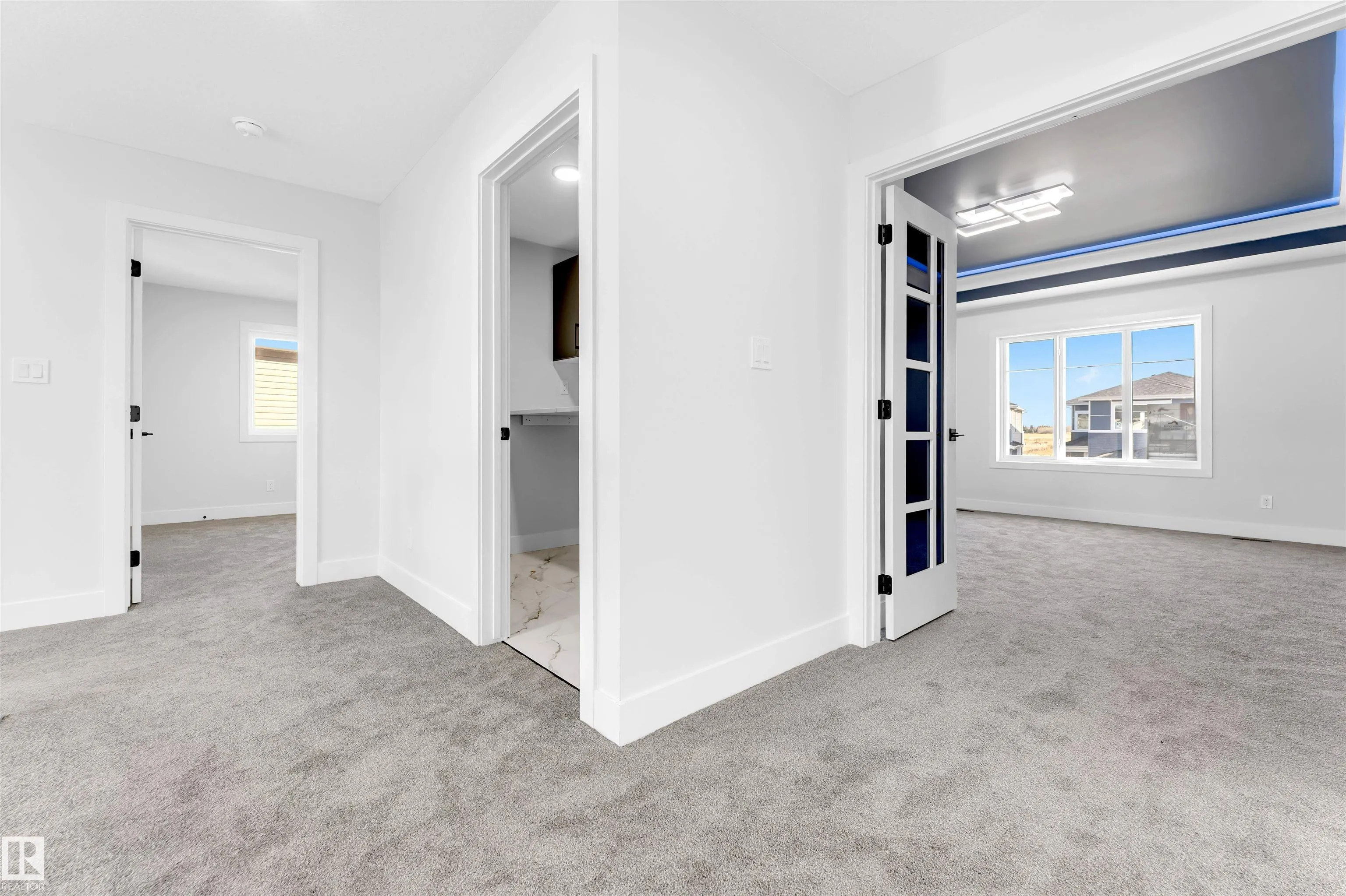105 ELDRIDGE Point(e)