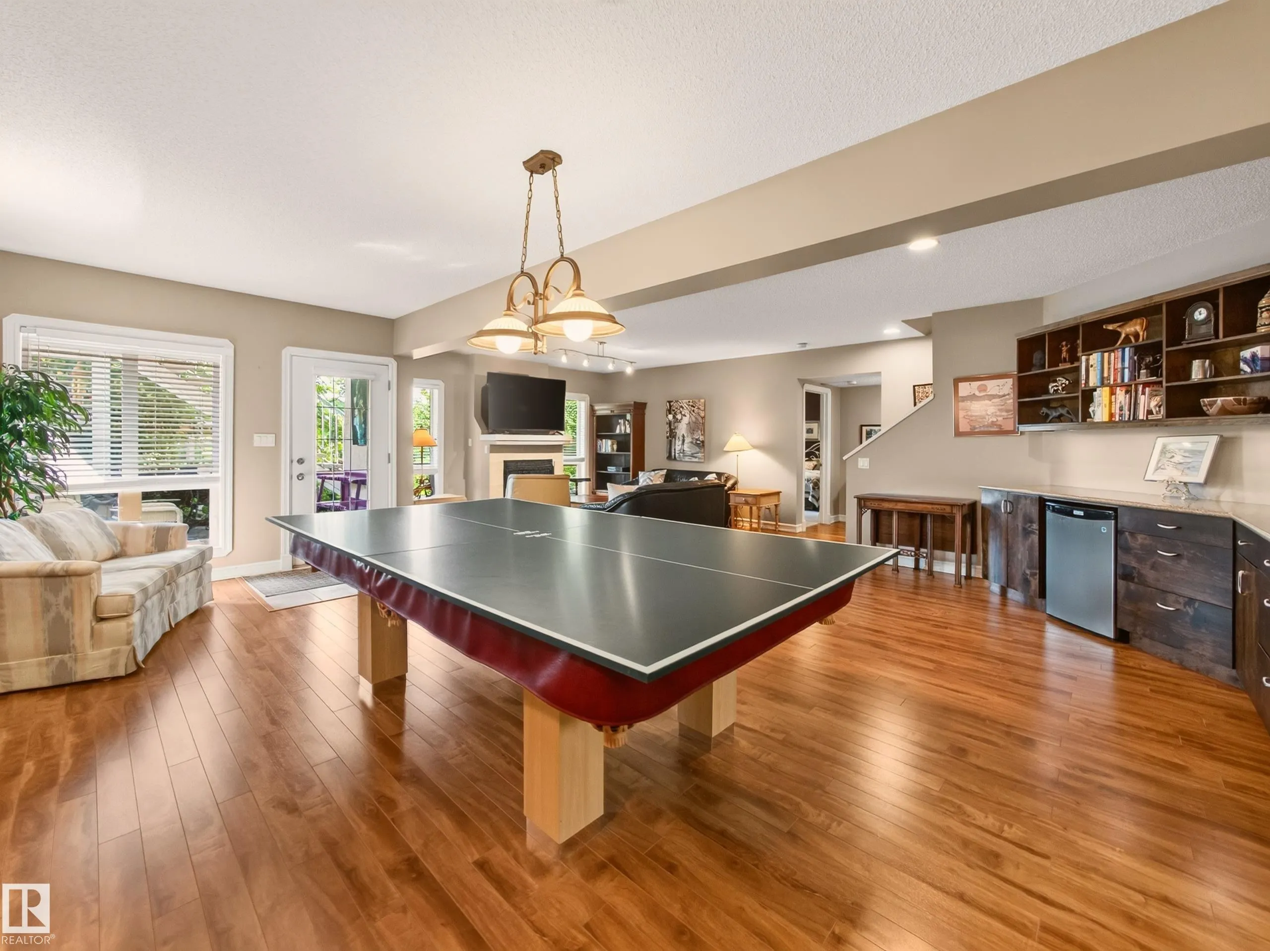 40 MEADOWVIEW Point(e)