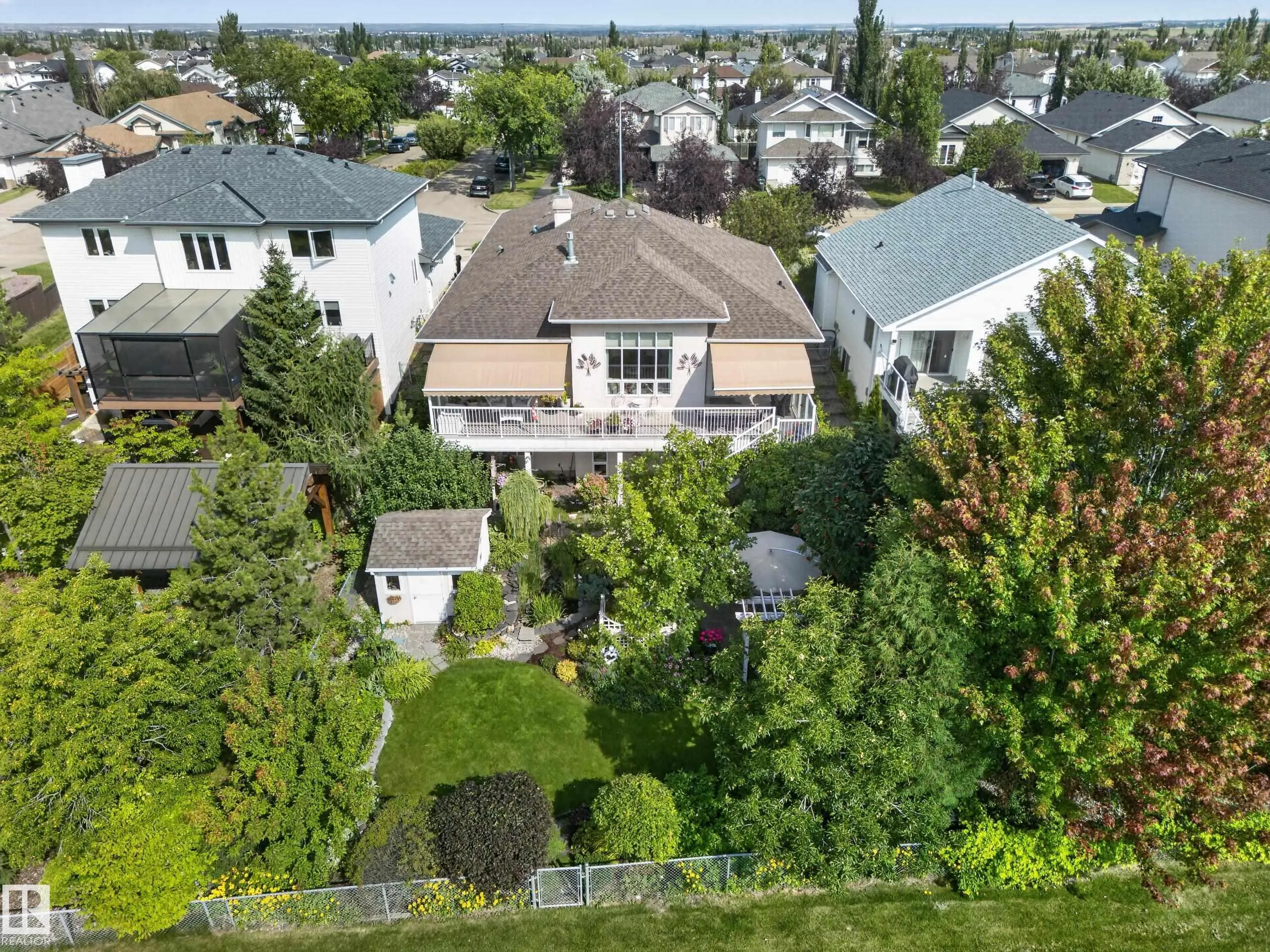 40 MEADOWVIEW Point(e)