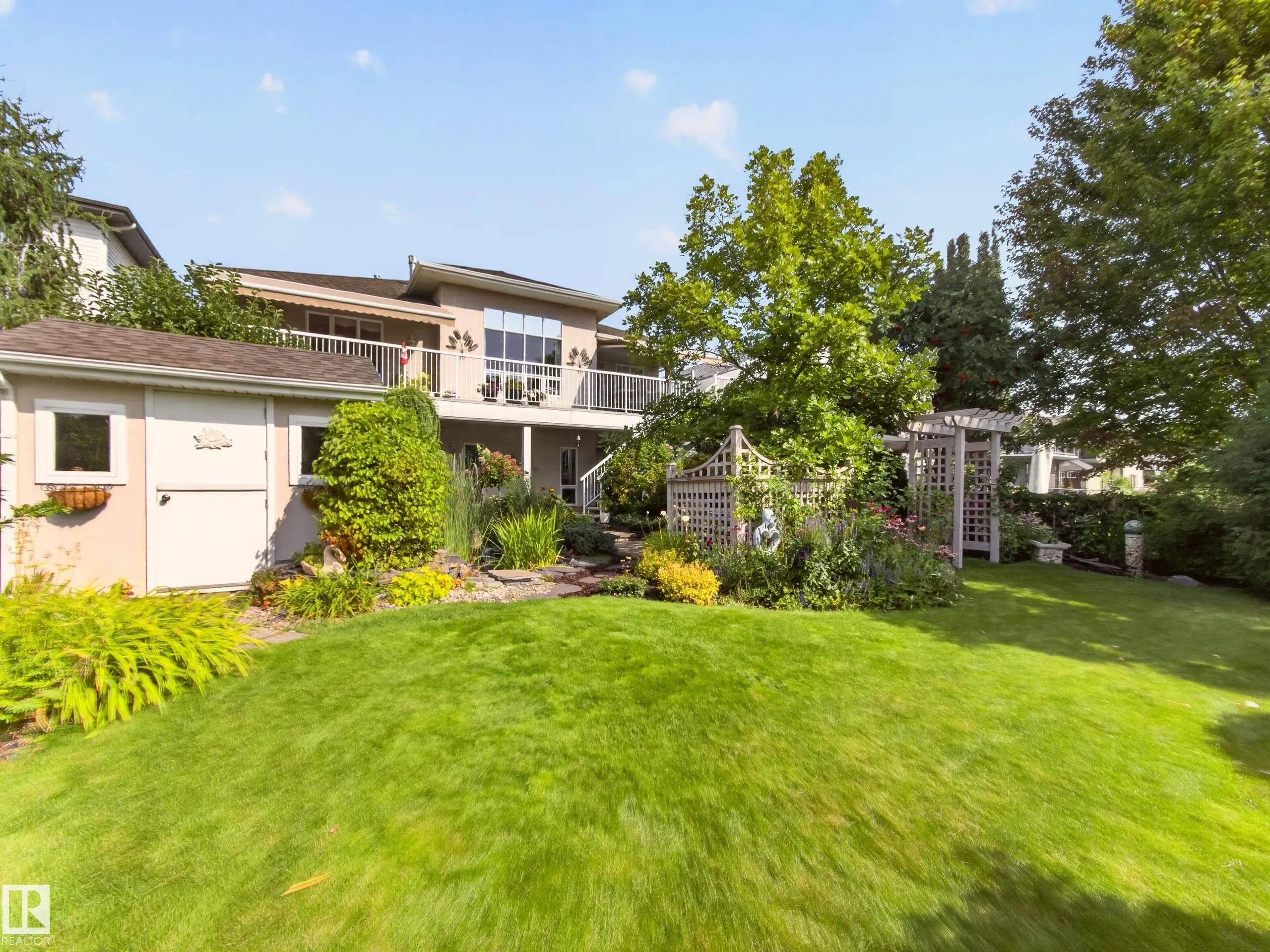40 MEADOWVIEW Point(e)