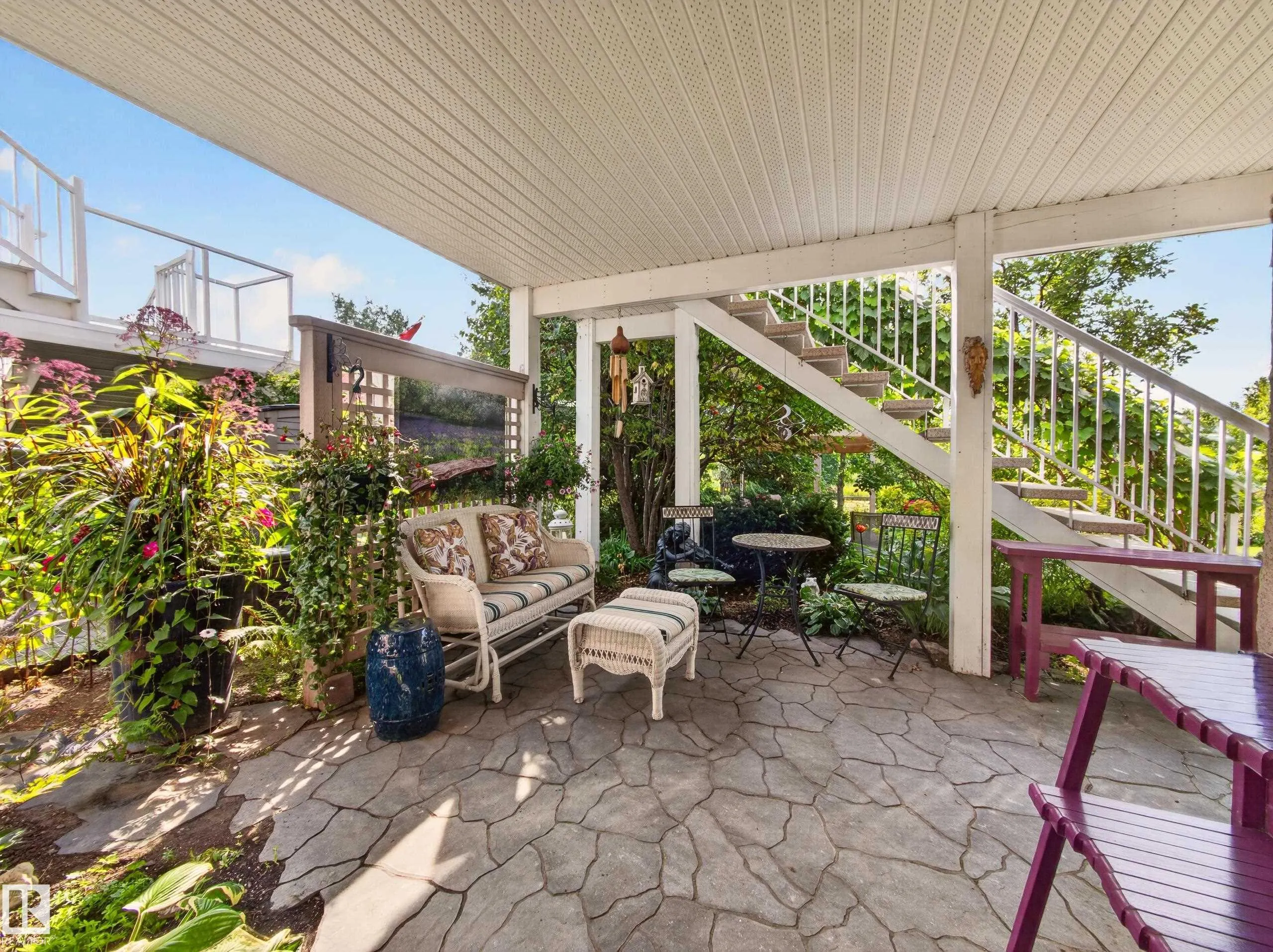 40 MEADOWVIEW Point(e)