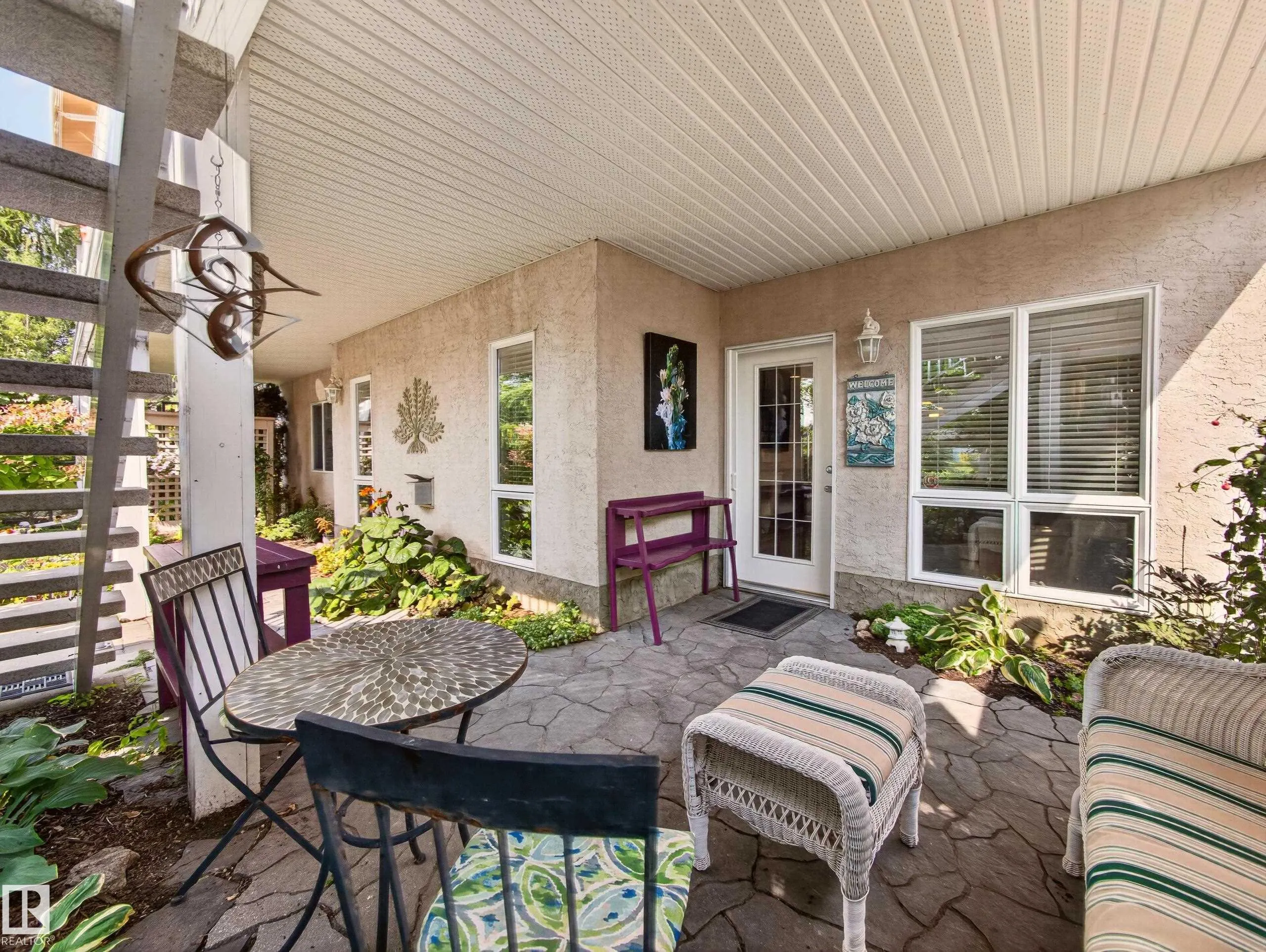 40 MEADOWVIEW Point(e)