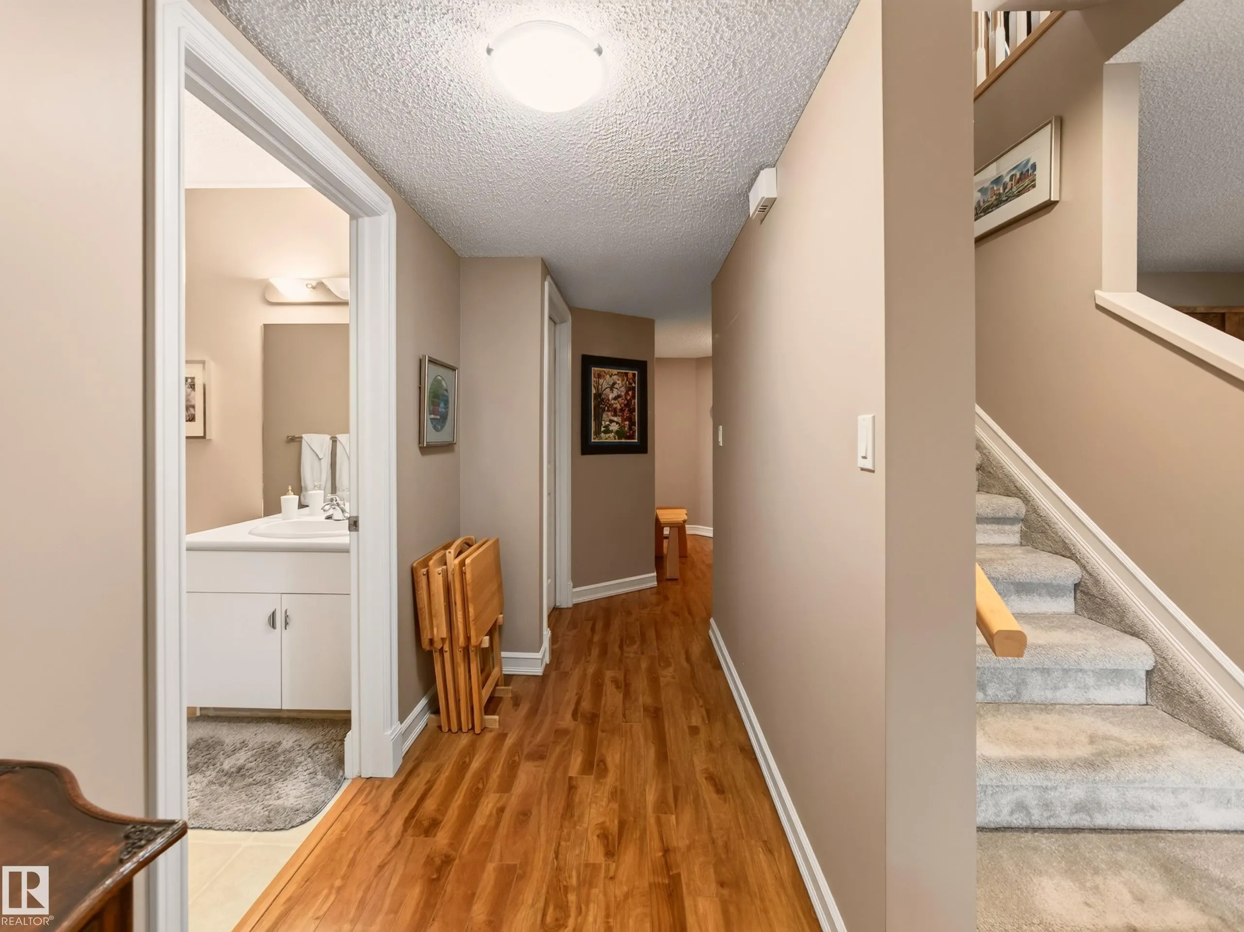 40 MEADOWVIEW Point(e)