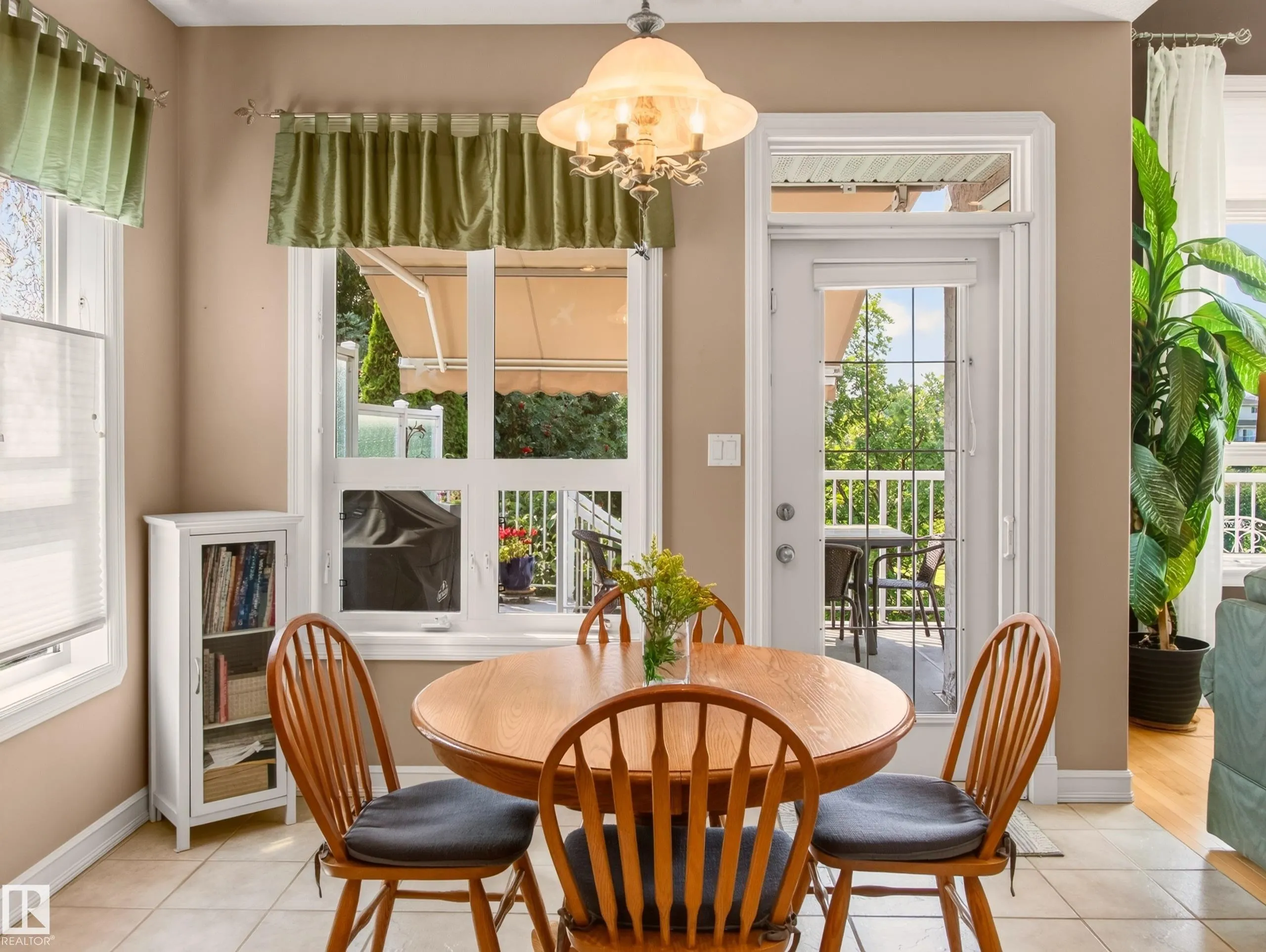 40 MEADOWVIEW Point(e)