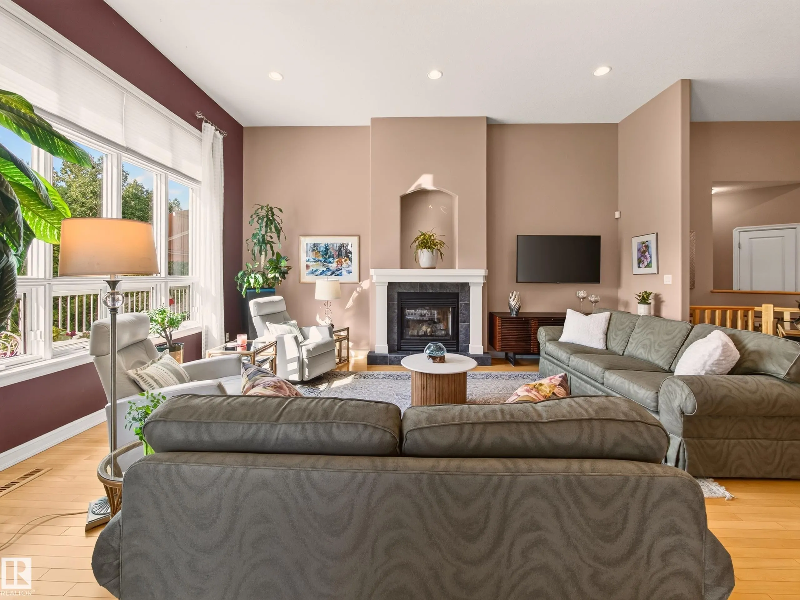 40 MEADOWVIEW Point(e)