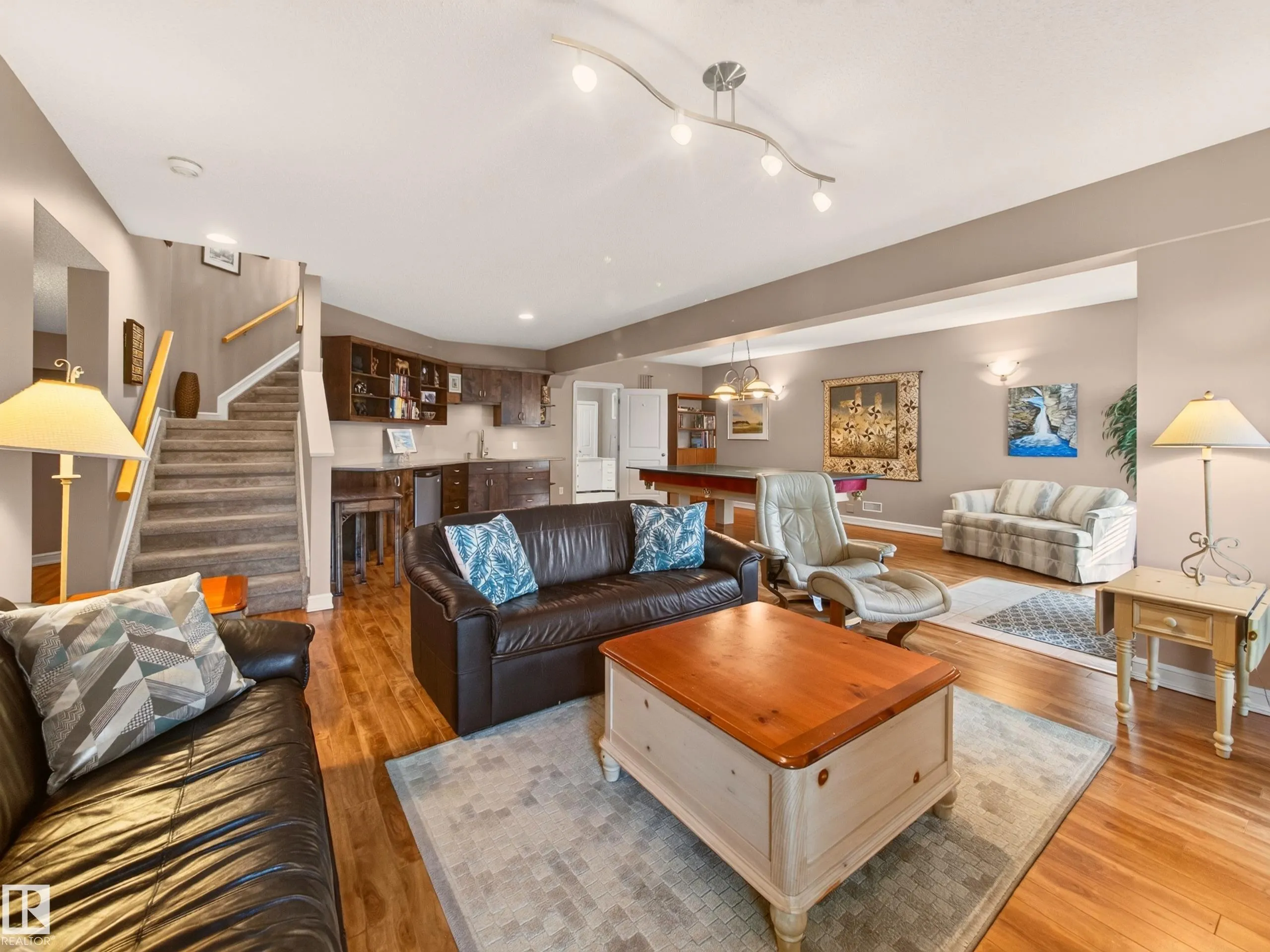 40 MEADOWVIEW Point(e)