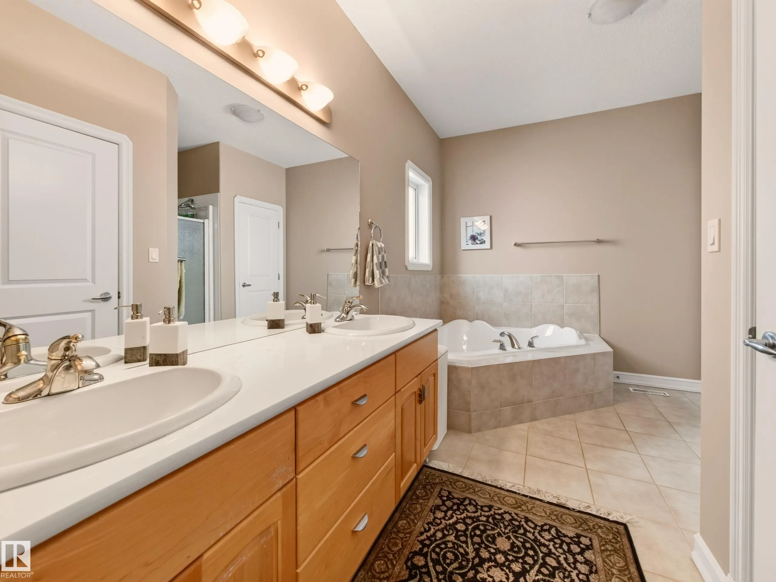 40 MEADOWVIEW Point(e)