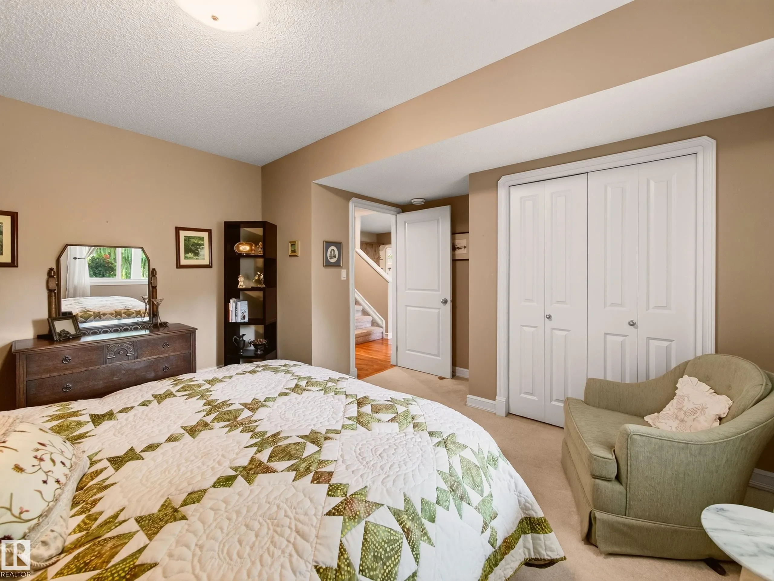 40 MEADOWVIEW Point(e)