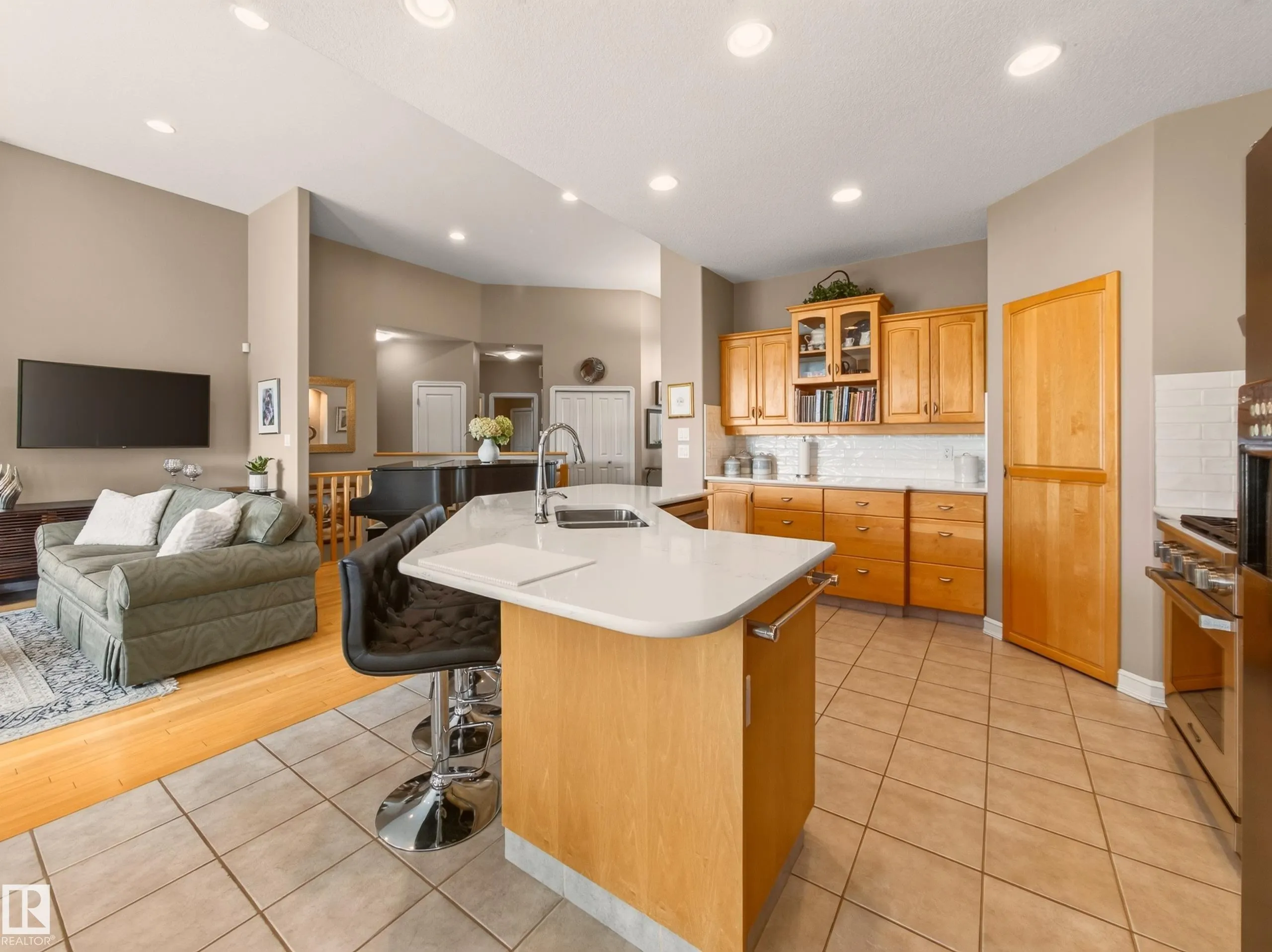 40 MEADOWVIEW Point(e)