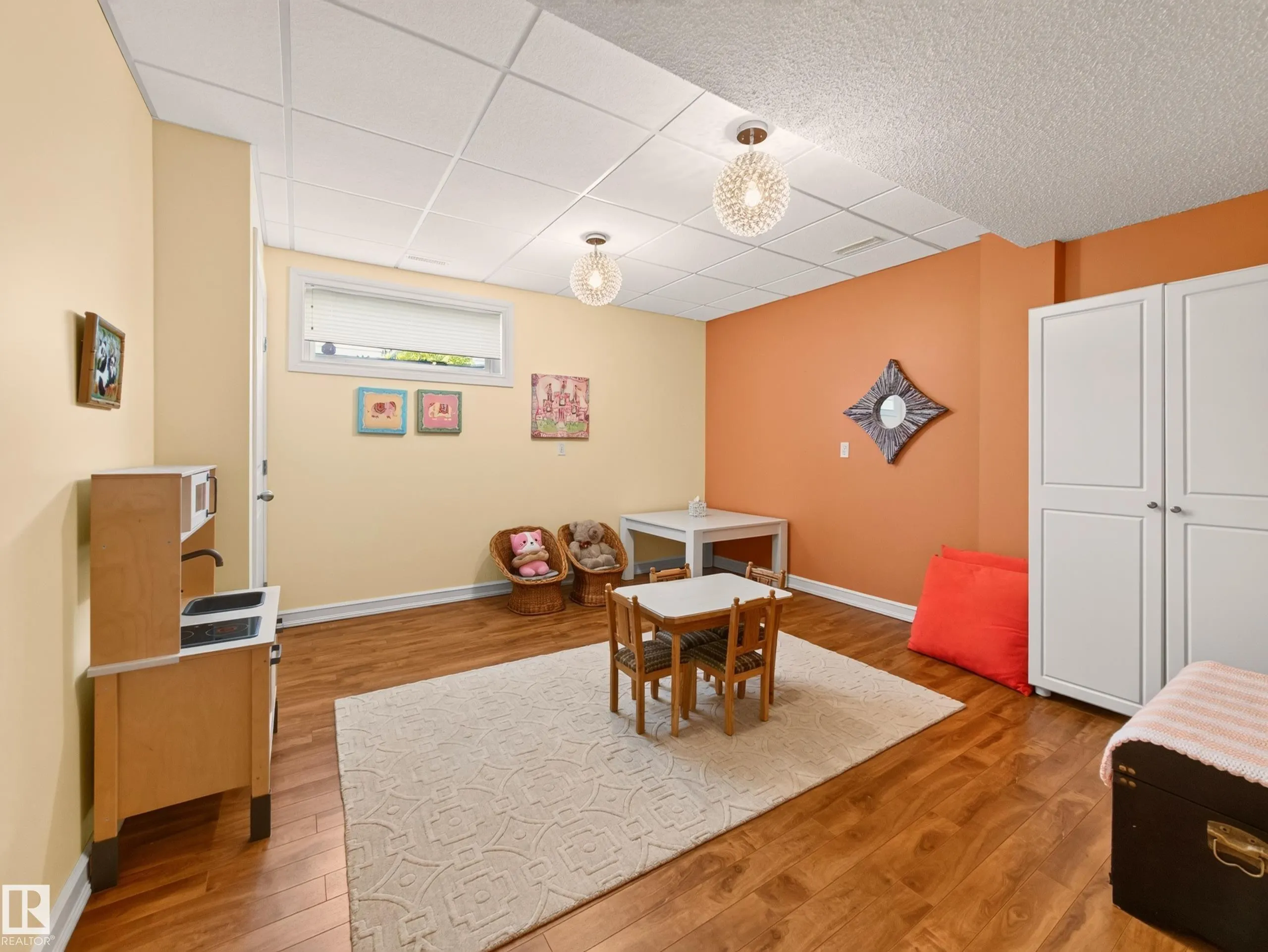 40 MEADOWVIEW Point(e)