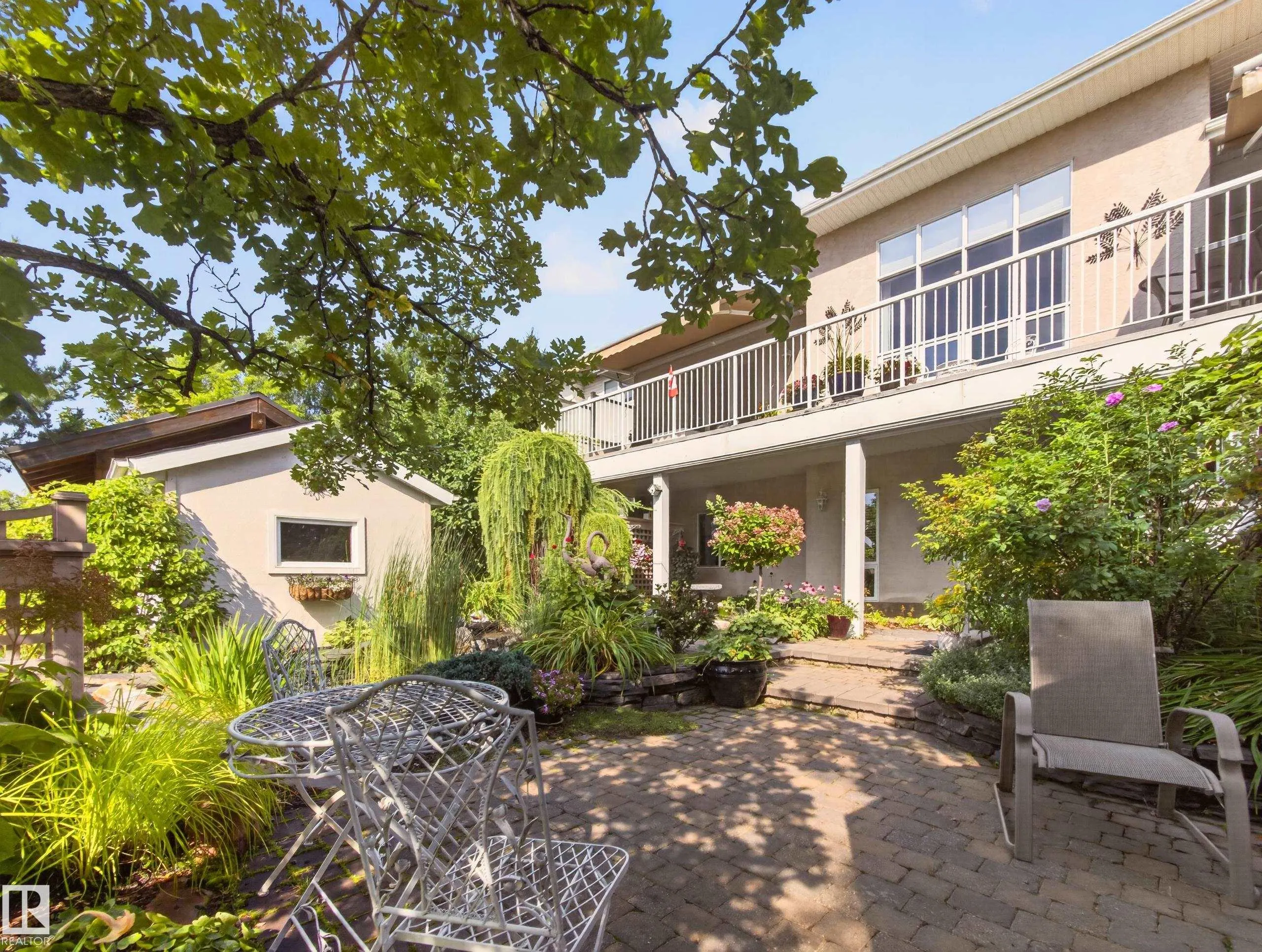 40 MEADOWVIEW Point(e)